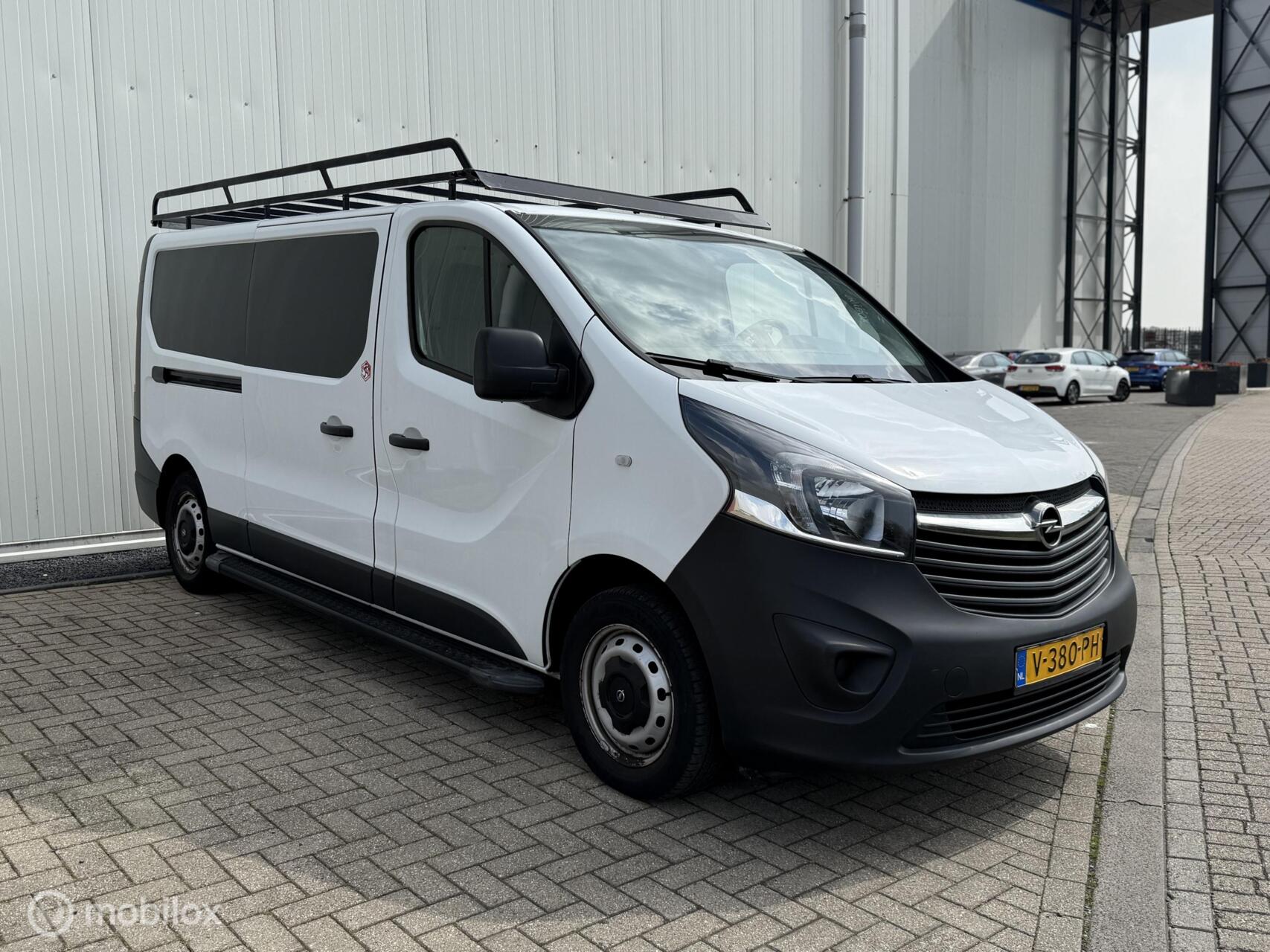 Foto van Opel Vivaro-b