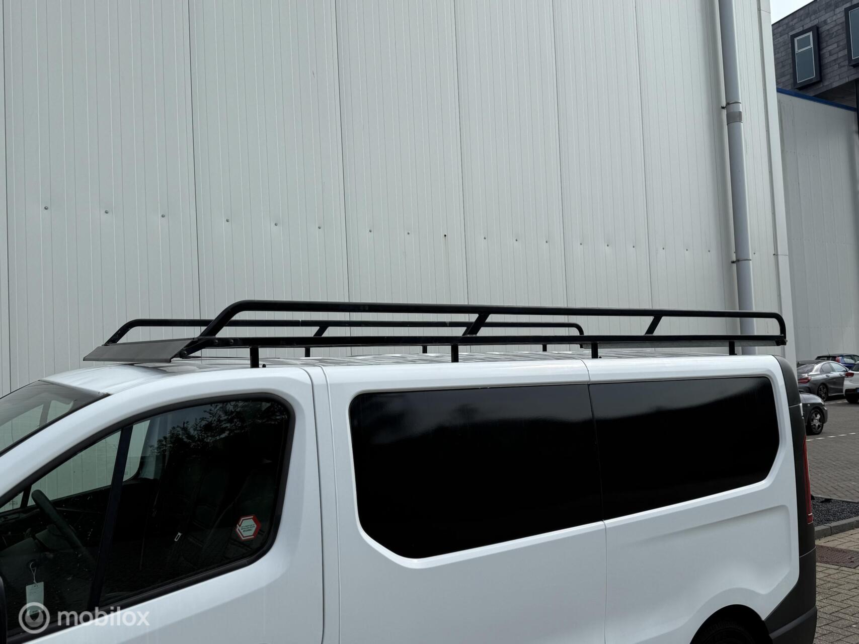 Foto van Opel Vivaro-b