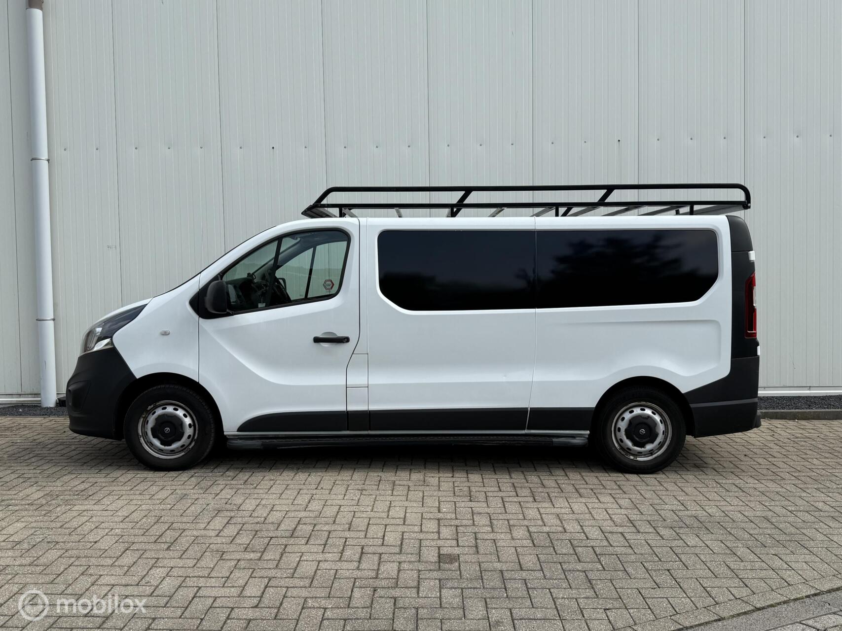 Foto van Opel Vivaro-b