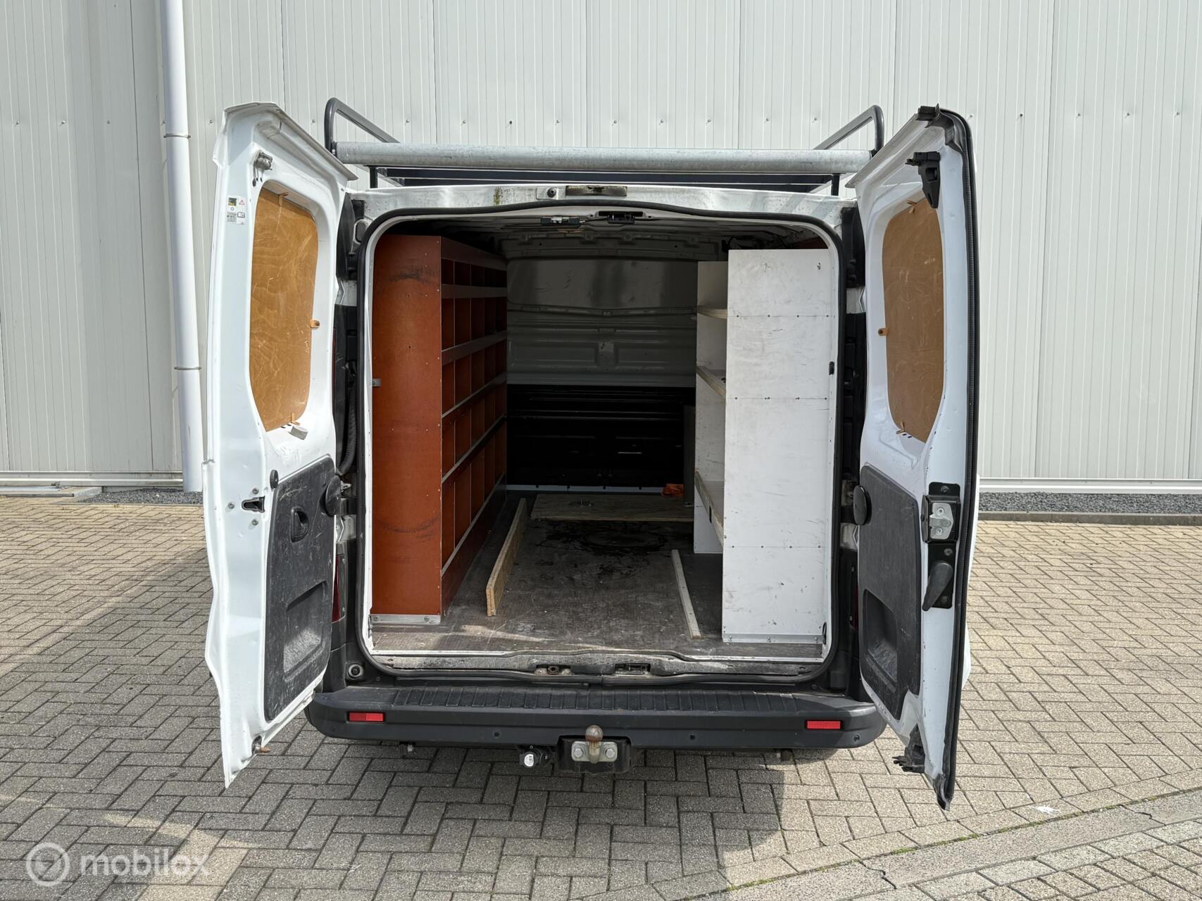 Foto van Opel Vivaro-b