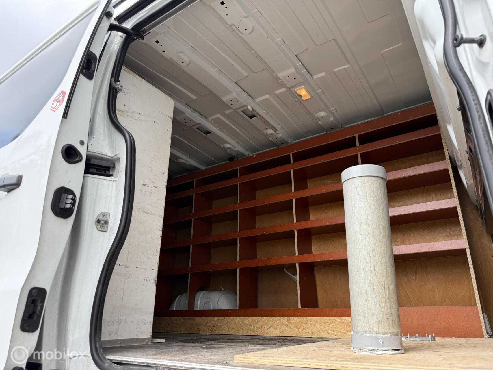 Foto van Opel Vivaro-b