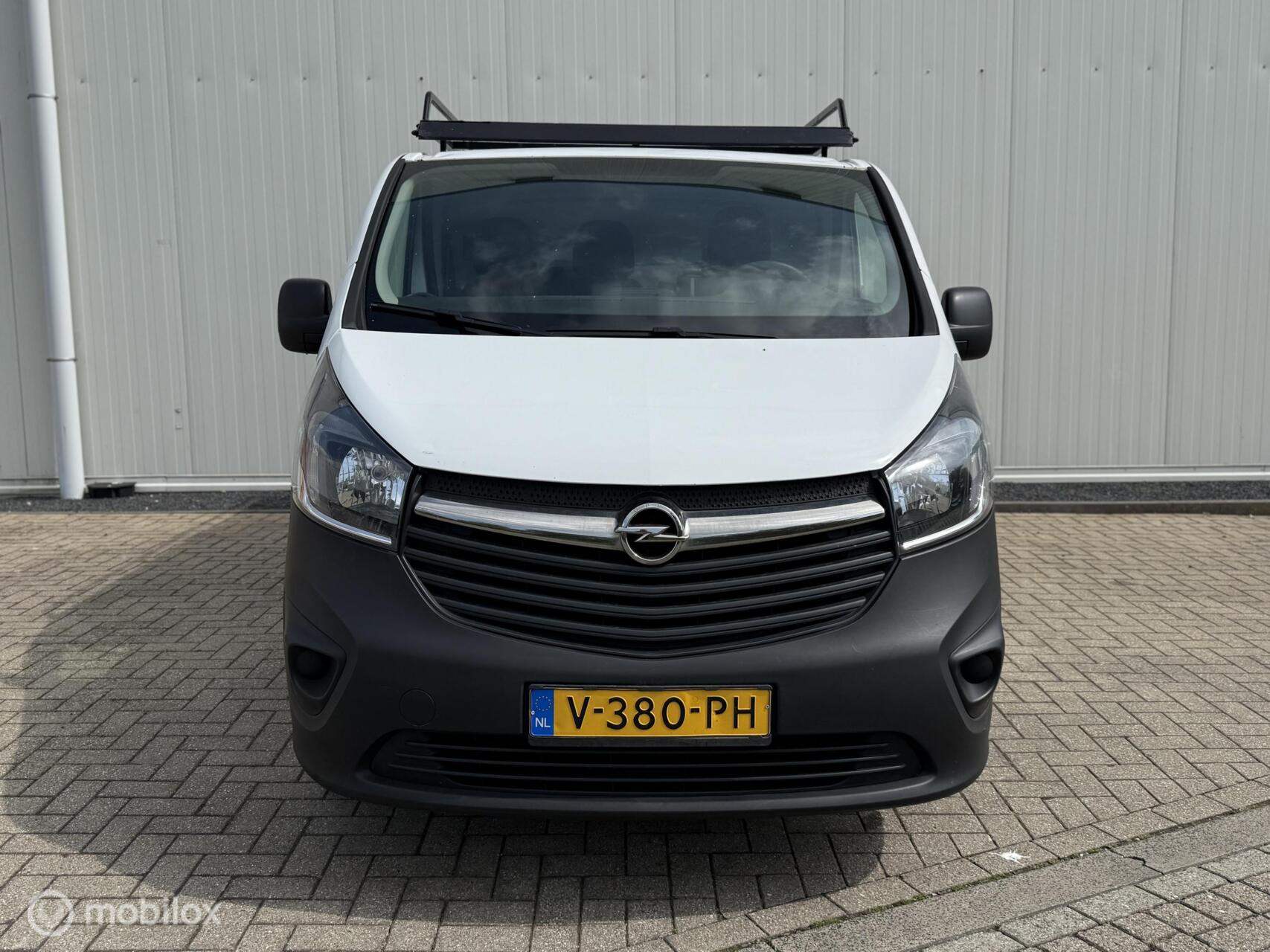Foto van Opel Vivaro-b