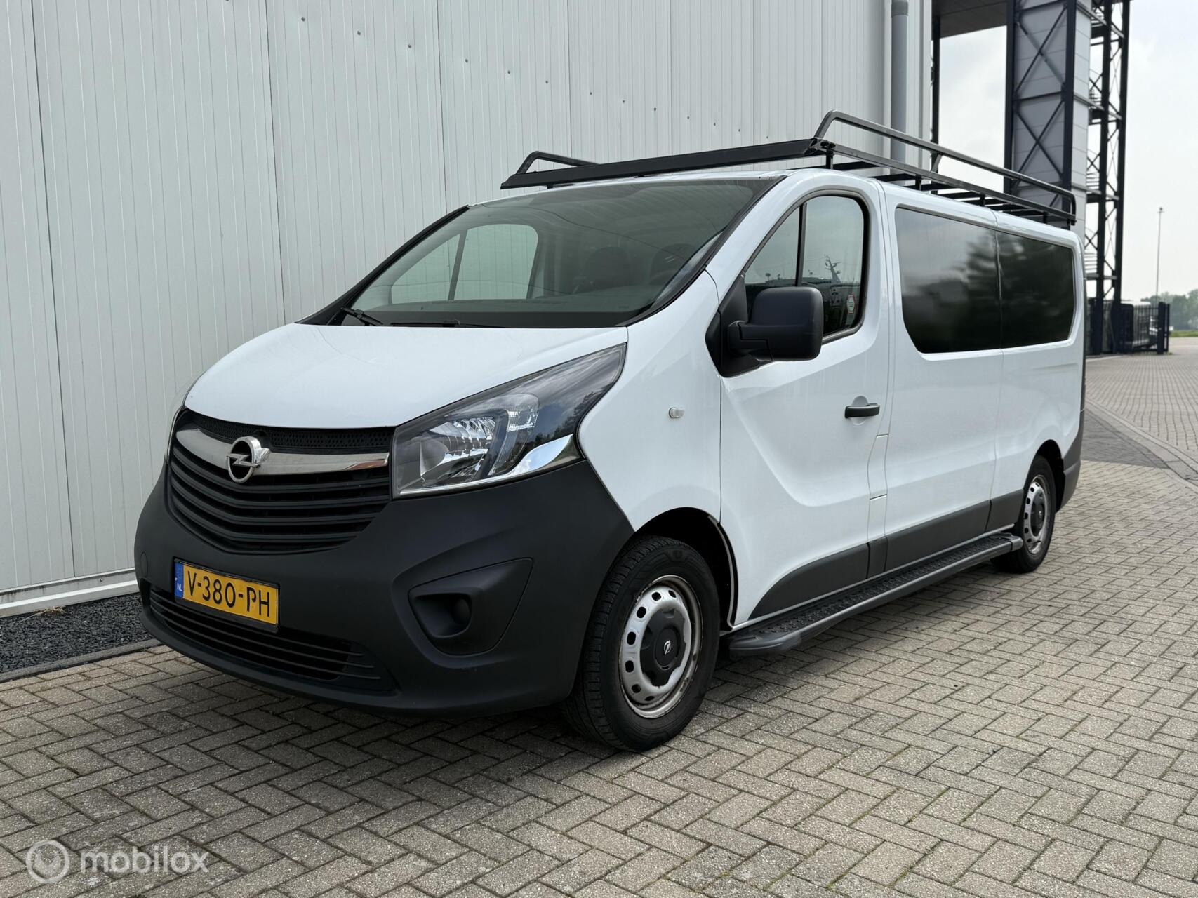 Foto van Opel Vivaro-b