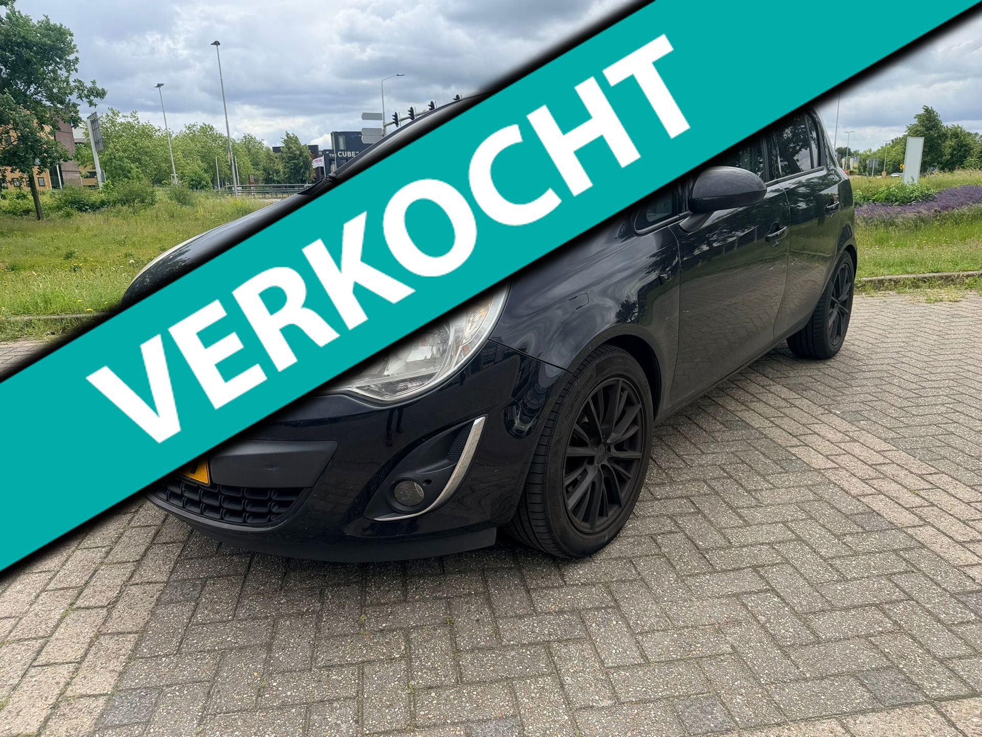Opel Corsa 1.3 CDTi EcoFlex S/S Cosmo 2011 - voorkant