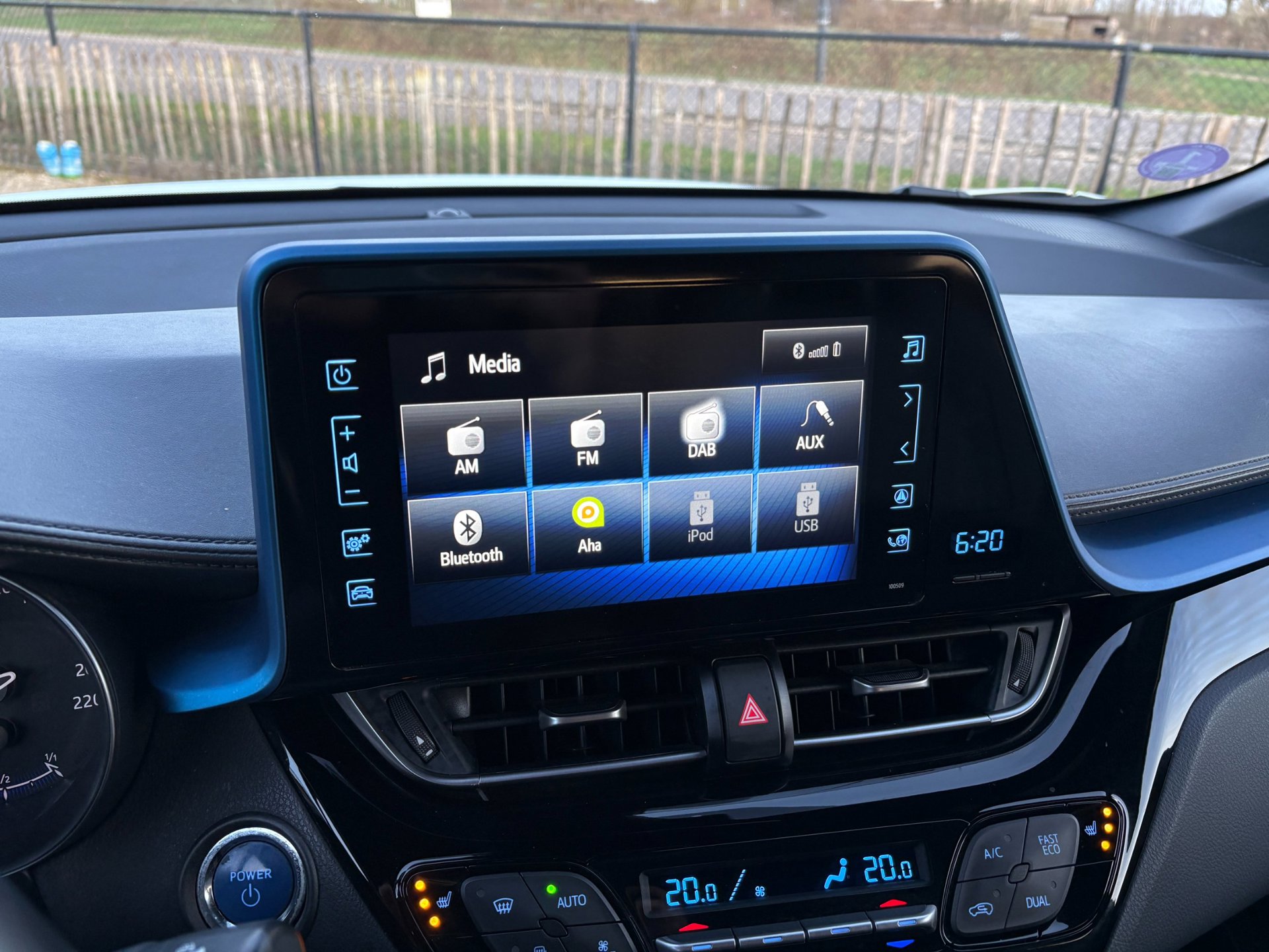 Foto van Toyota C-hr