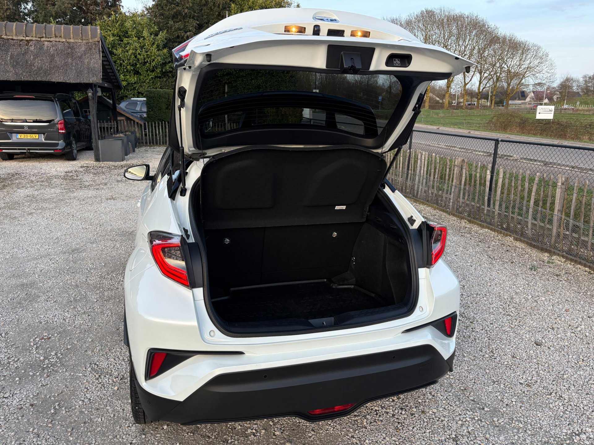 Foto van Toyota C-hr