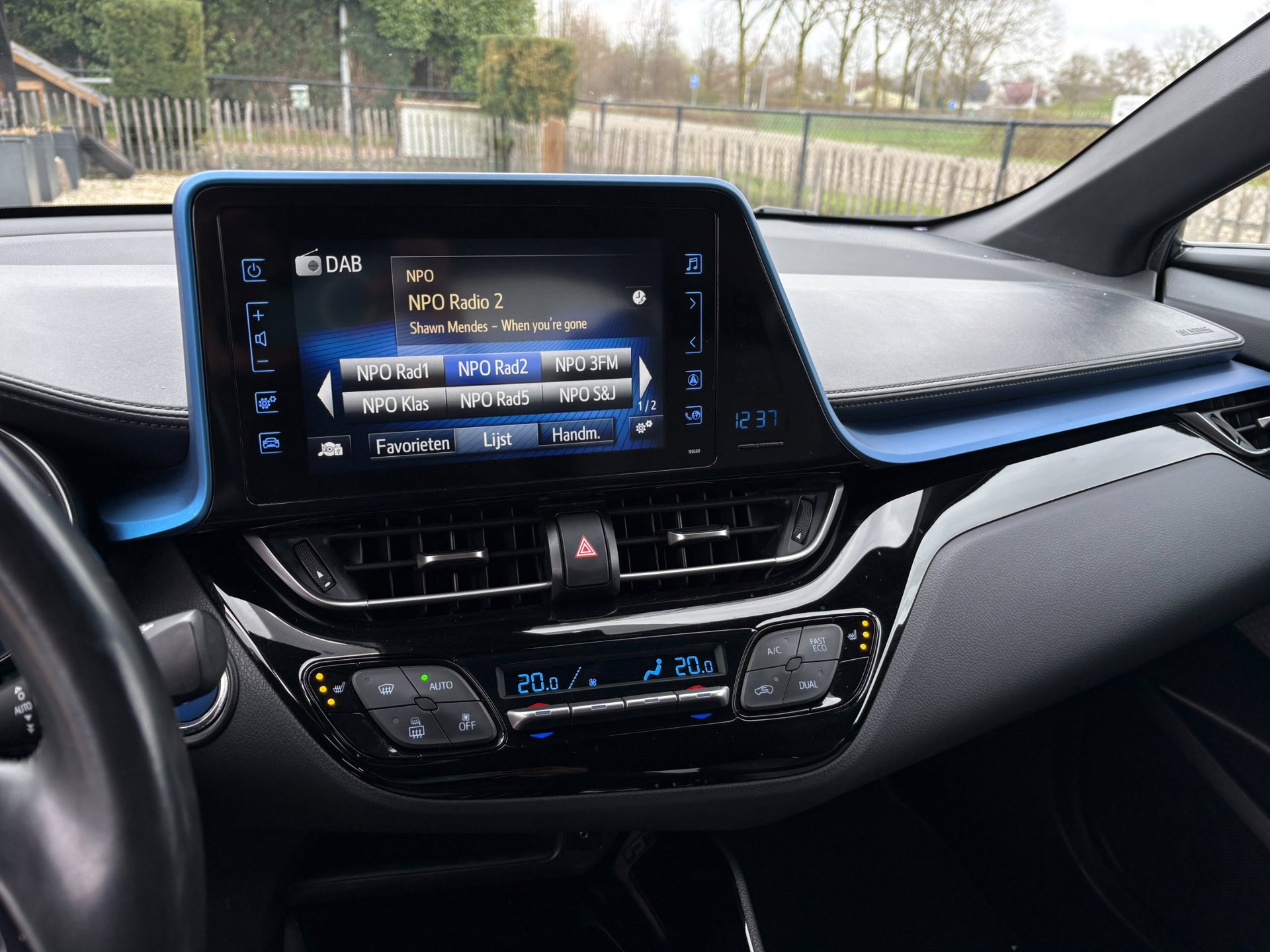 Foto van Toyota C-hr