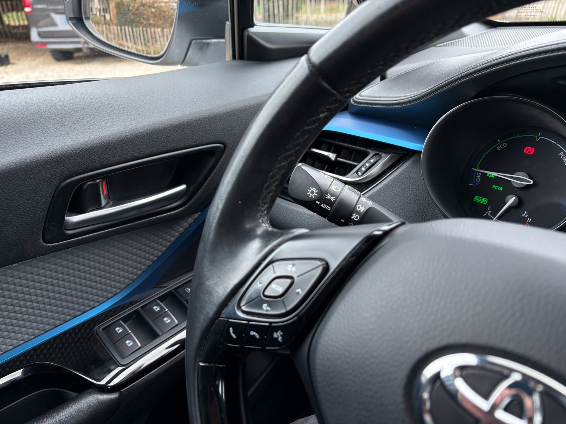Foto van Toyota C-hr