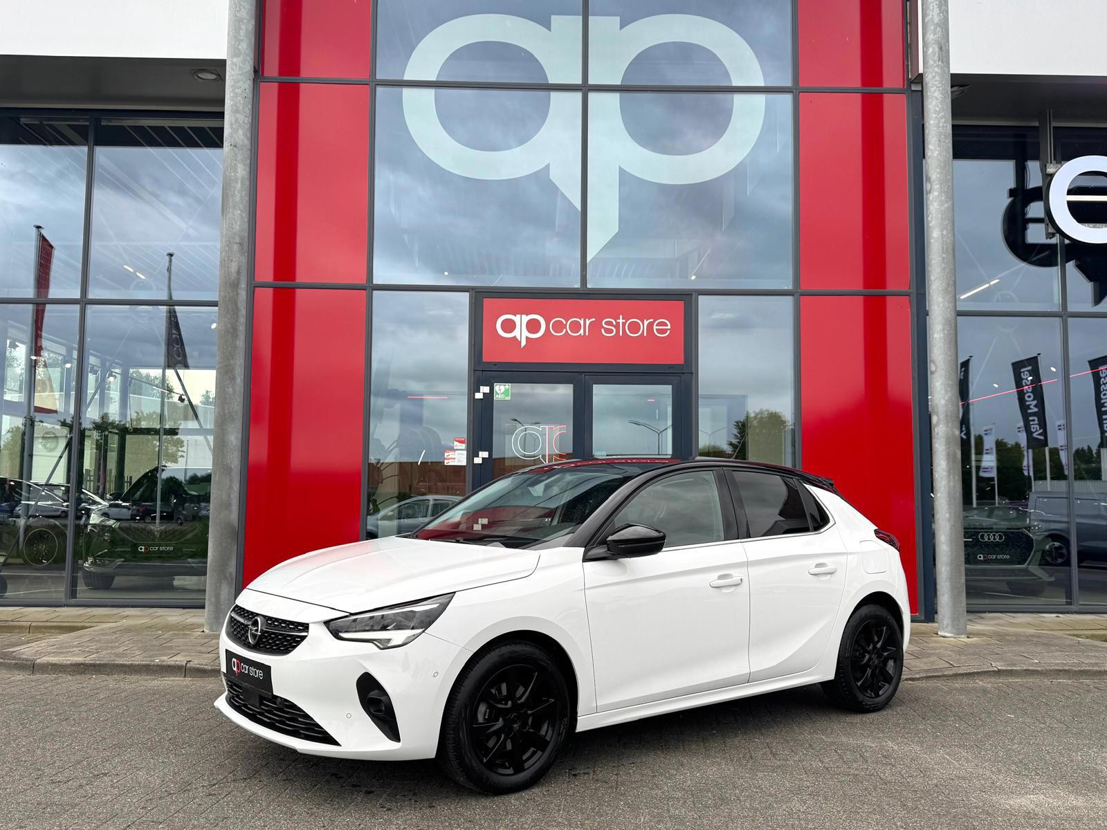 Opel Corsa 1.2 Elegance | LED | 360 Camera | Apple Carplay | Leder | Two Tone | Dode hoek sensor | 2019 - voorkant