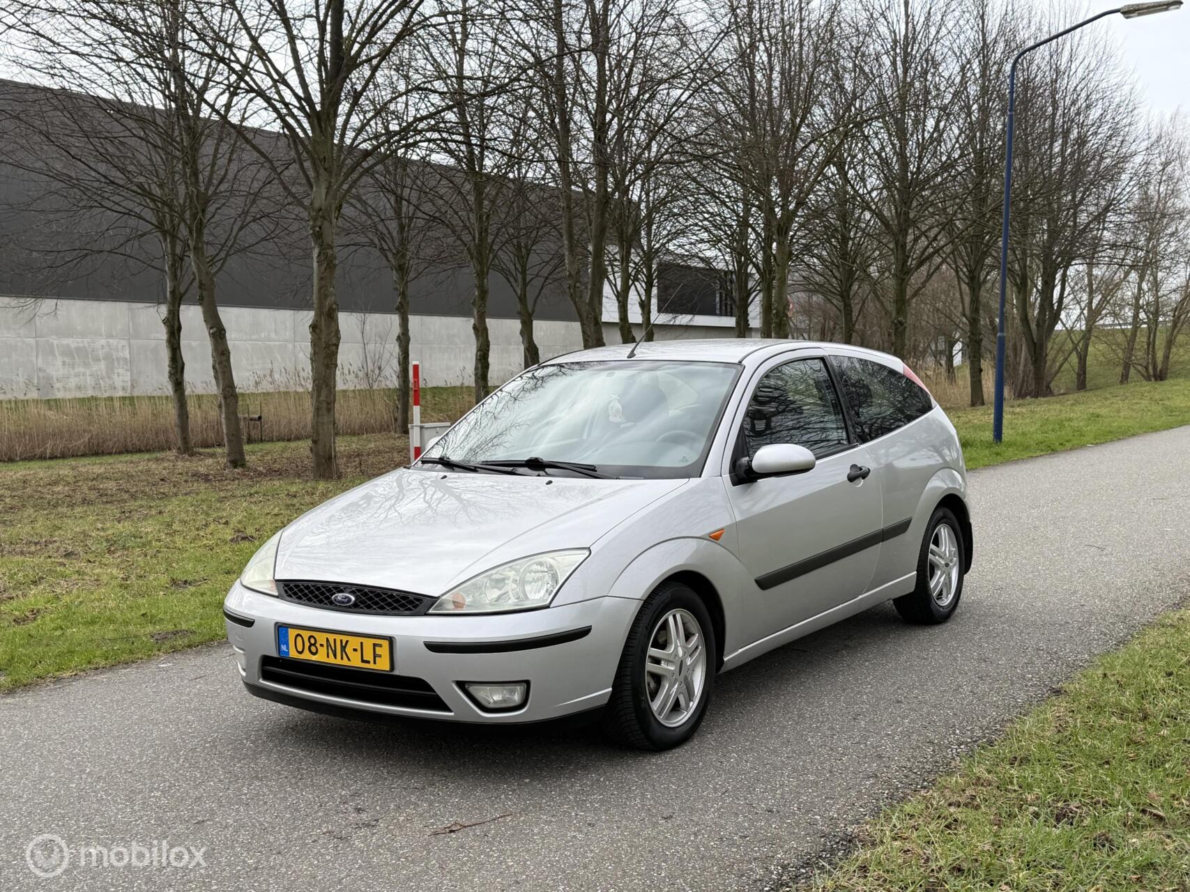 Ford Focus 1.6-16V Trend*AUTOMAAT*AIRCO*ELEK. RAMEN 2003 - voorkant