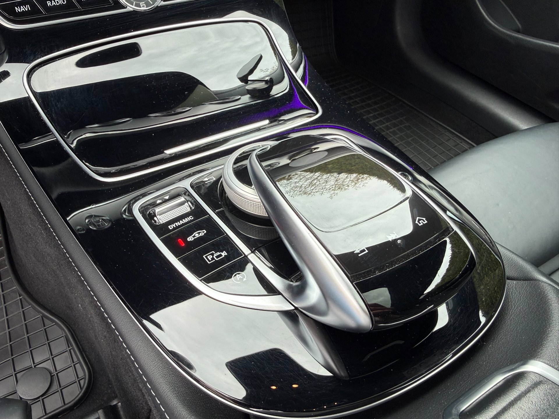 Foto van Mercedes-Benz E 300