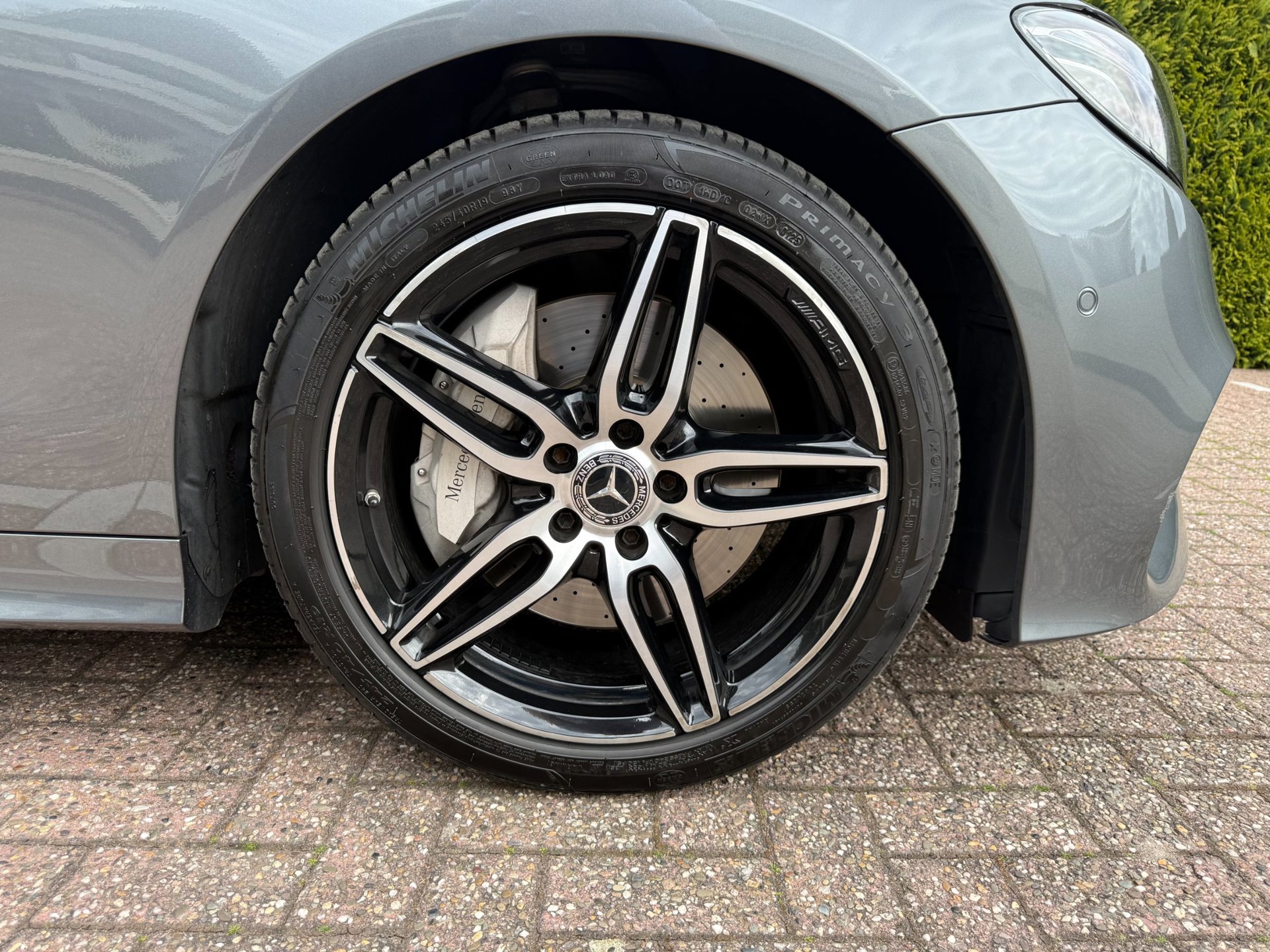 Foto van Mercedes-Benz E 300