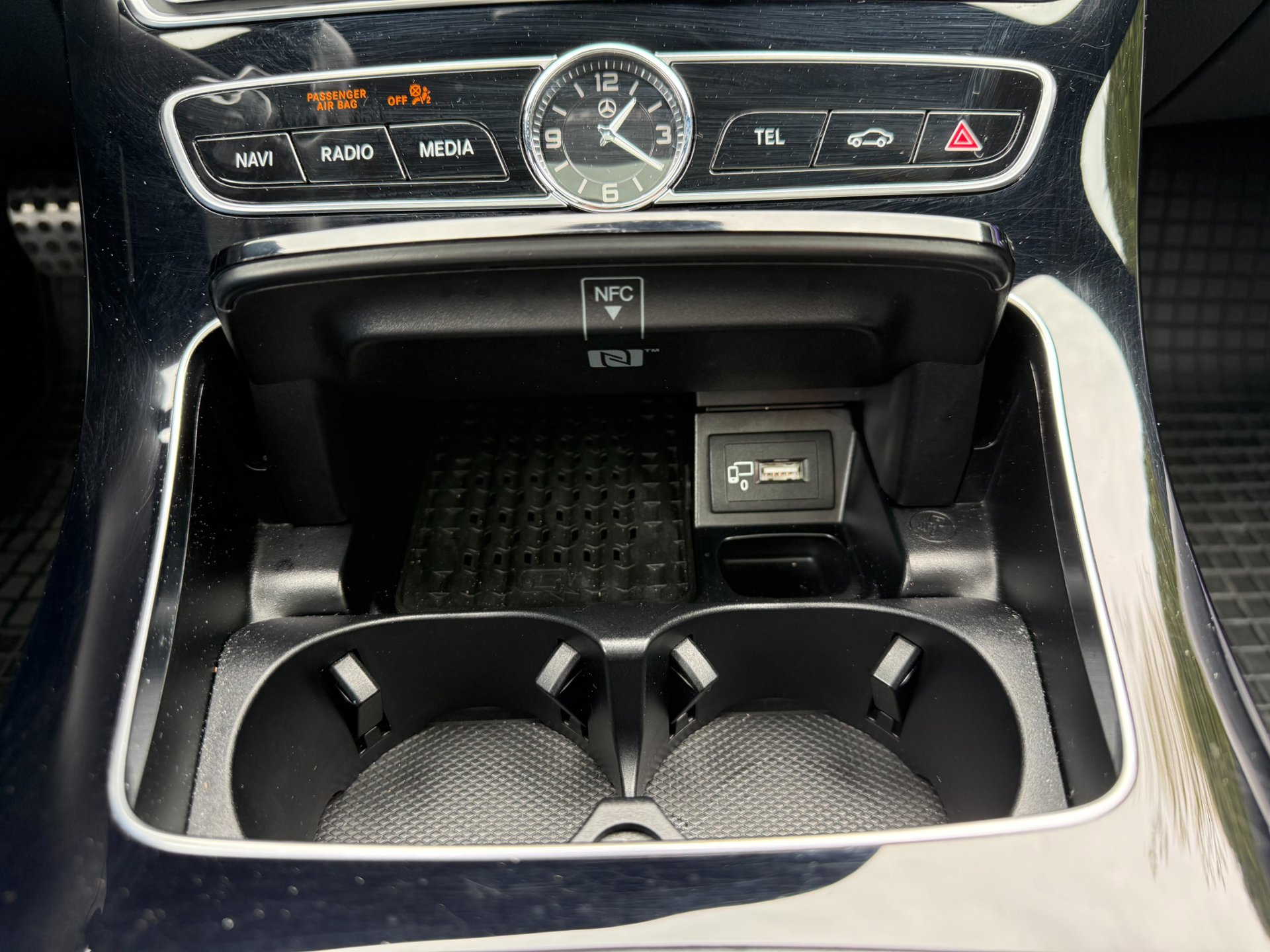 Foto van Mercedes-Benz E 300