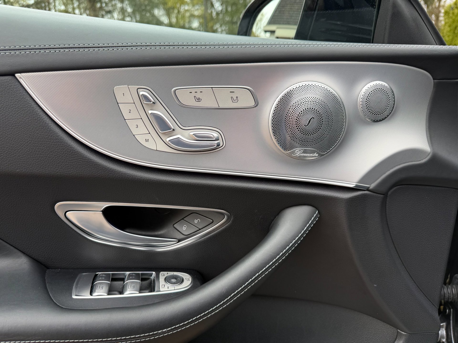 Foto van Mercedes-Benz E 300