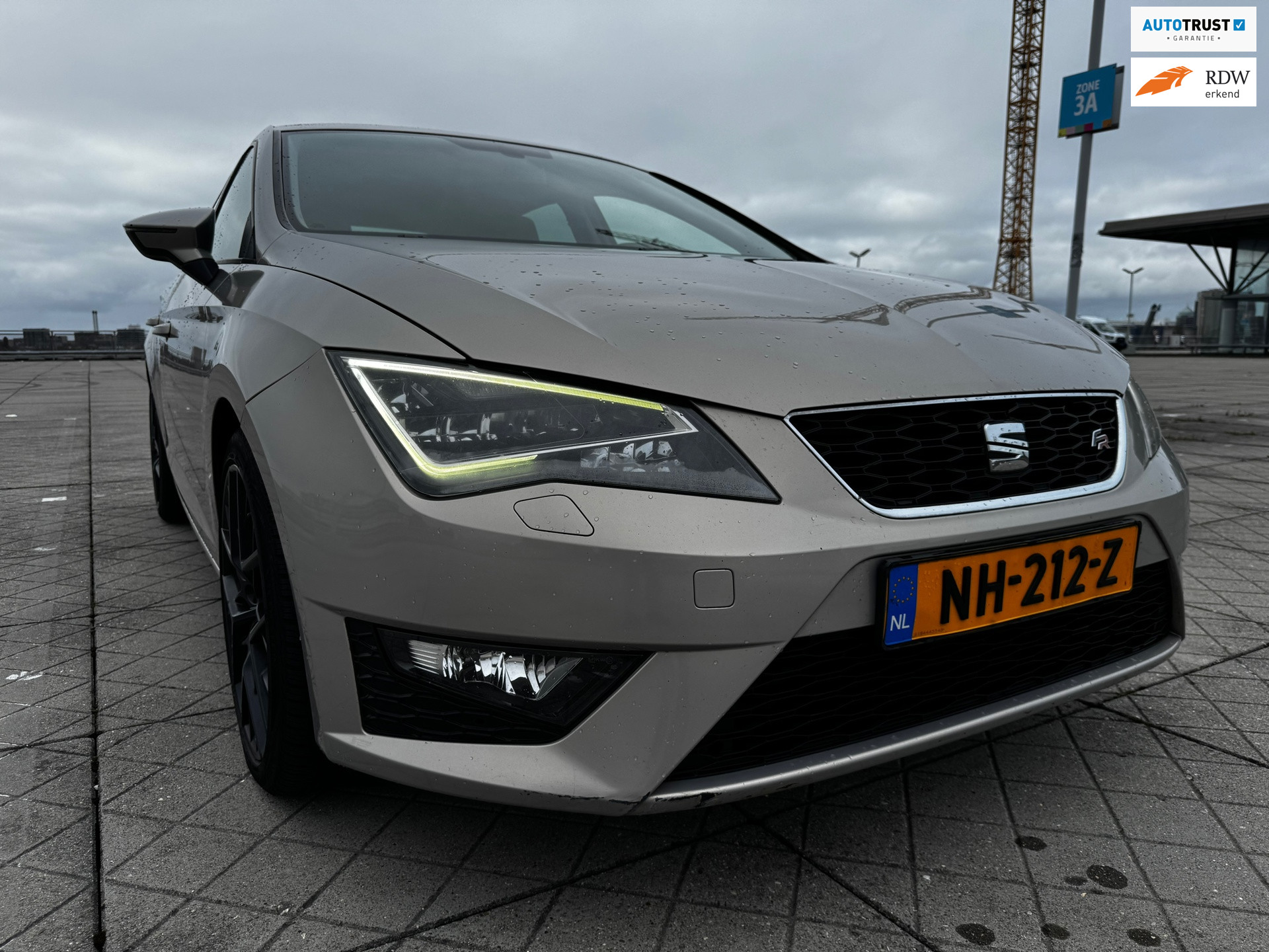 Seat Leon 1.8 TSI FR DSG CRUISE CLIMA MMI LED BORBET 18INCH 2013 - voorkant