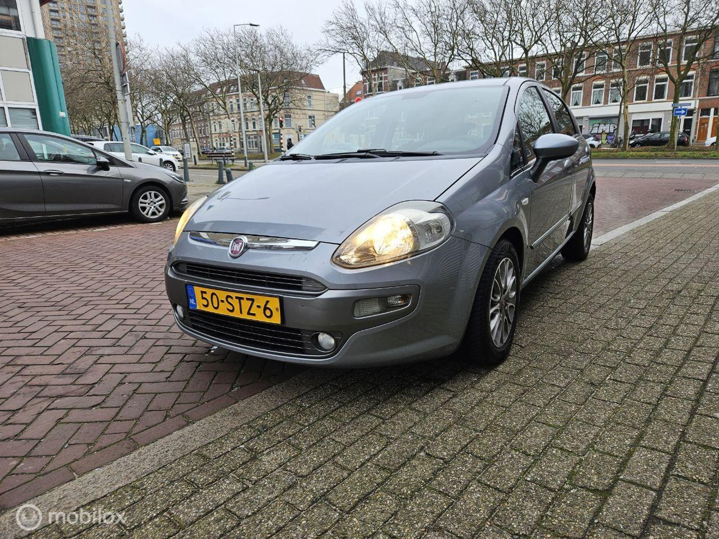 Fiat Punto 1.3 M-Jet Lounge 2011 - voorkant