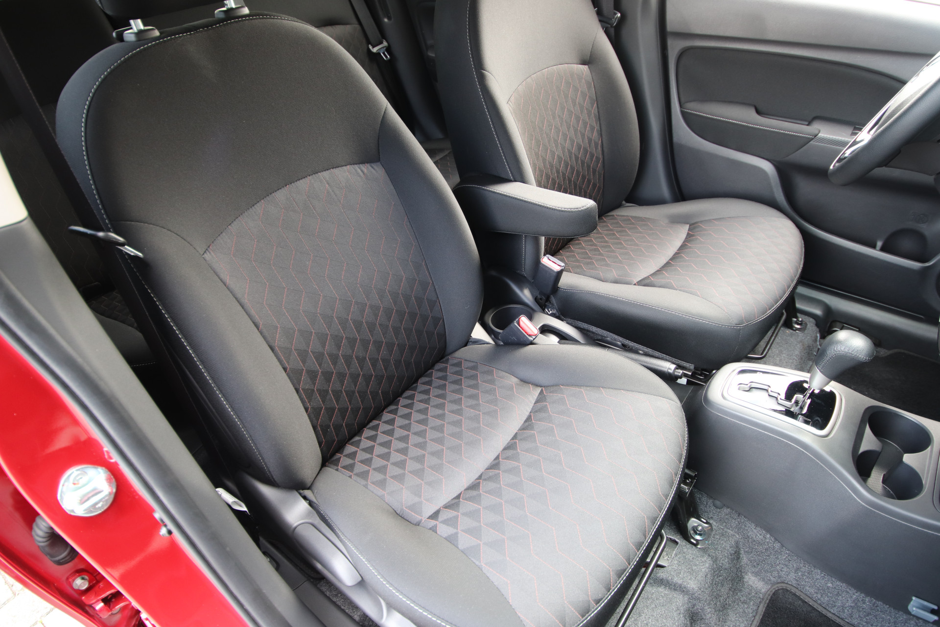Foto van Mitsubishi Space Star