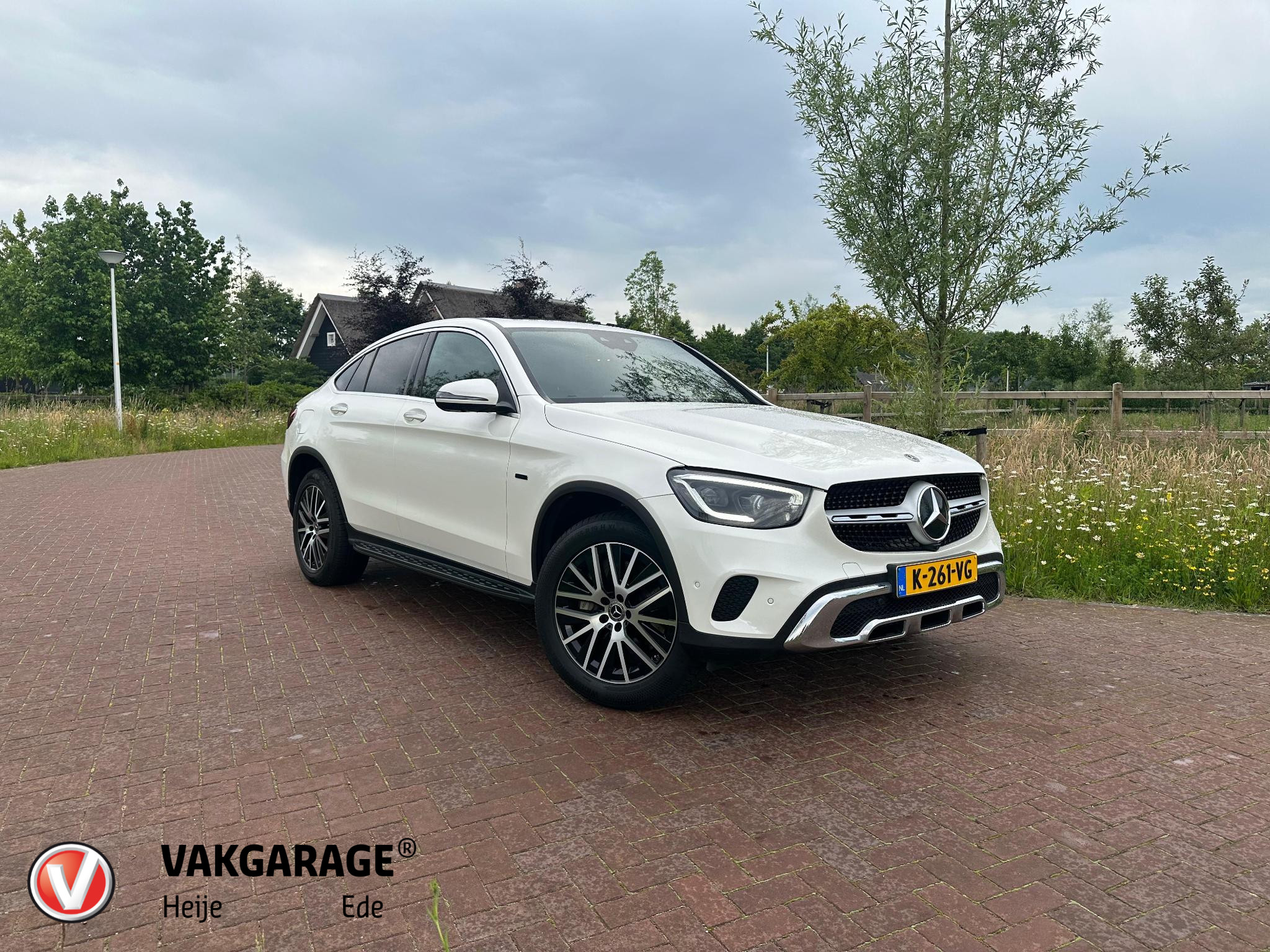 Mercedes-Benz GLC 300e 4MATIC Business Solution Luxury 2021 - voorkant