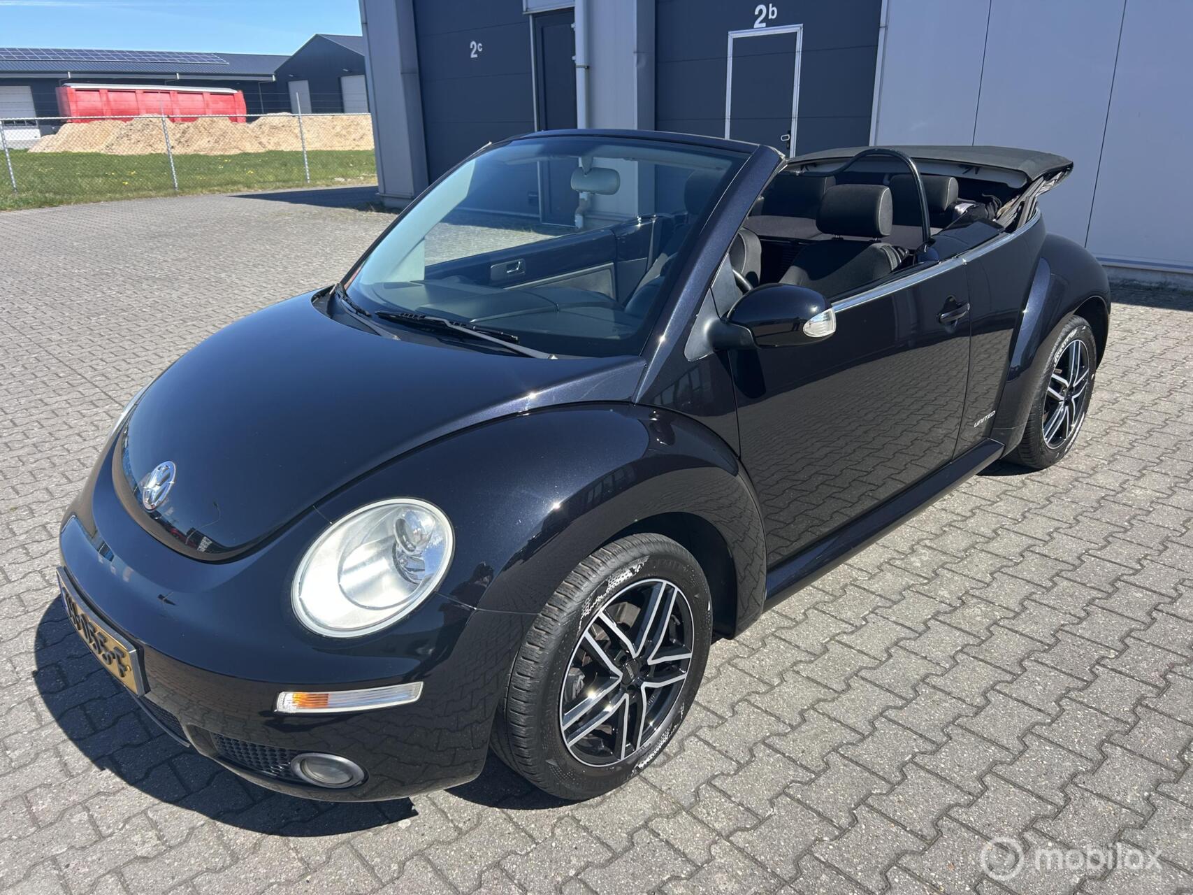 Foto van VOLKSWAGEN NEW BEETLE CABRIOLET