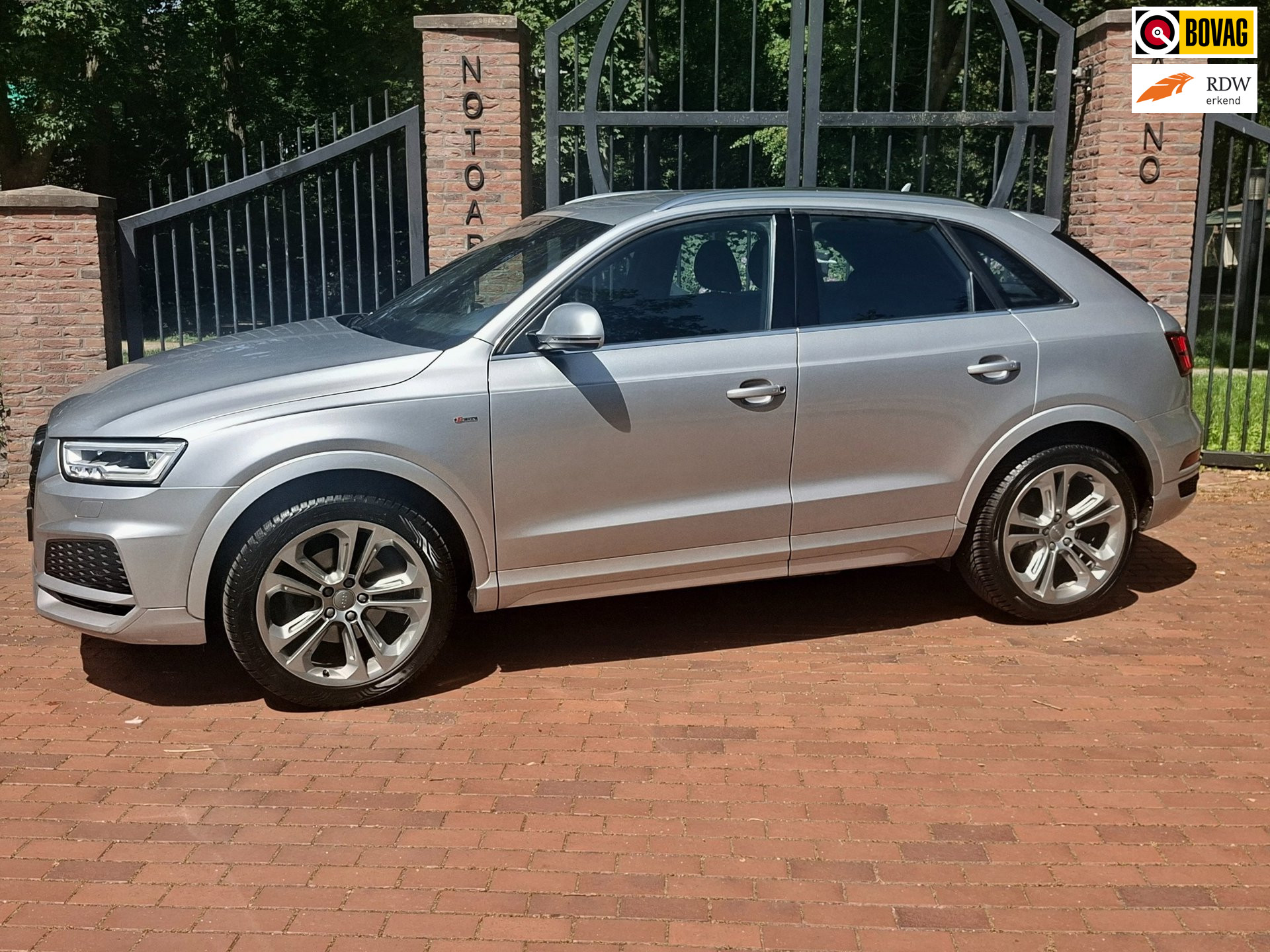 Audi Q3 2.0 TFSI quattro S-Line Trekhaak Camera 2017 - voorkant