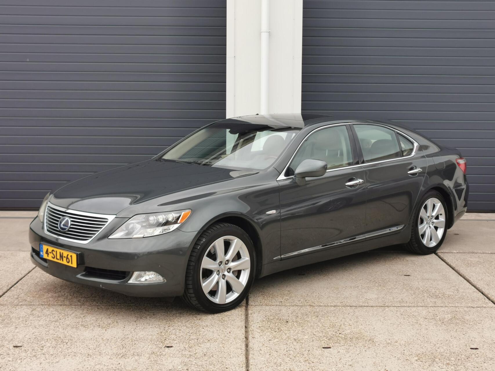 Foto van LEXUS LEXUS LS600H