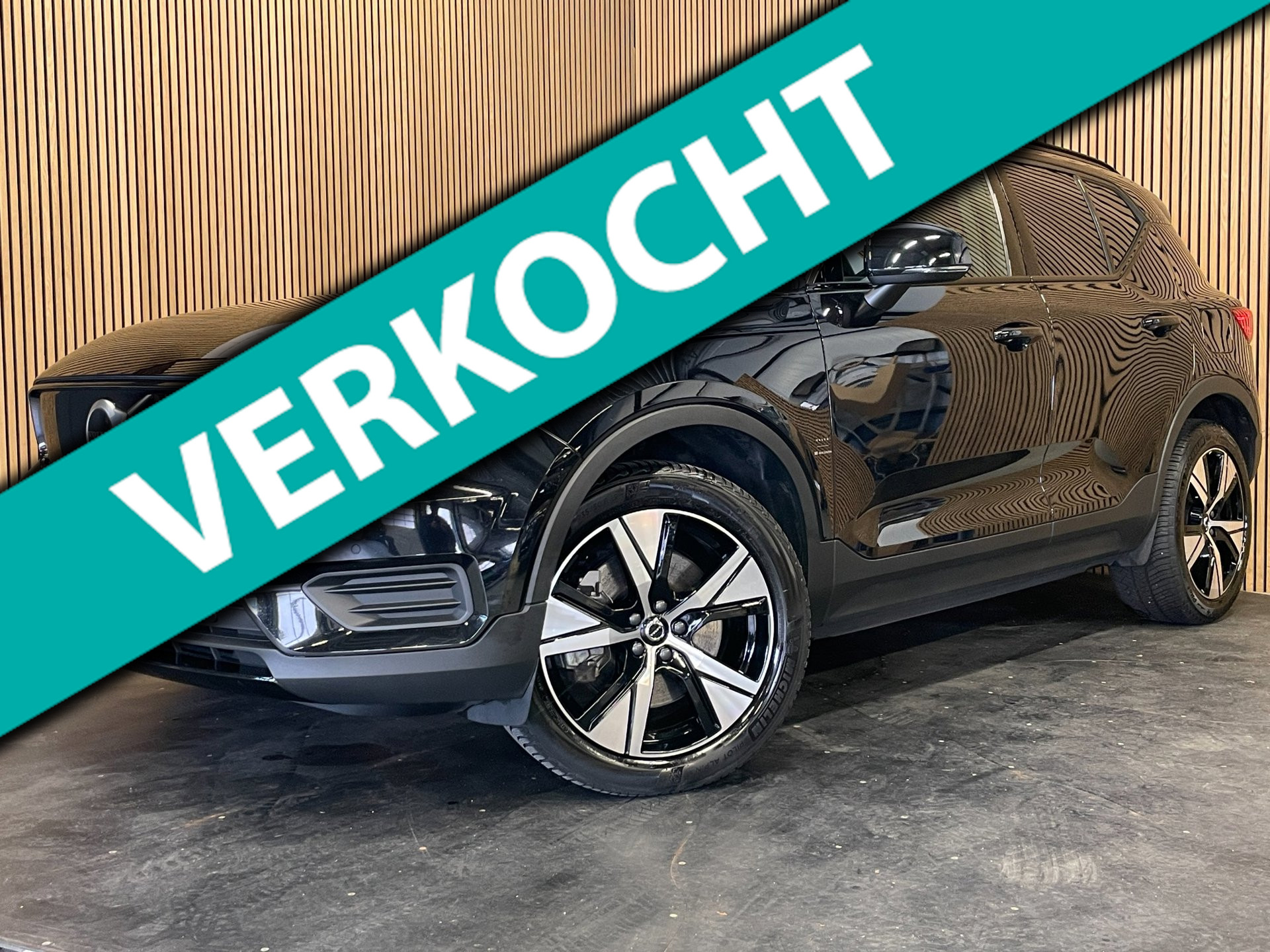Volvo XC40 Recharge Core|94% SOH|BLACK|ACC|CAMERA|APPLE CARPLAY/ANDROID AUTO|STOEL+STUURVERW|ELEK.KLEP|NL-AUTO|NAP|INC.BTW|1e EIG| 2022 - voorkant