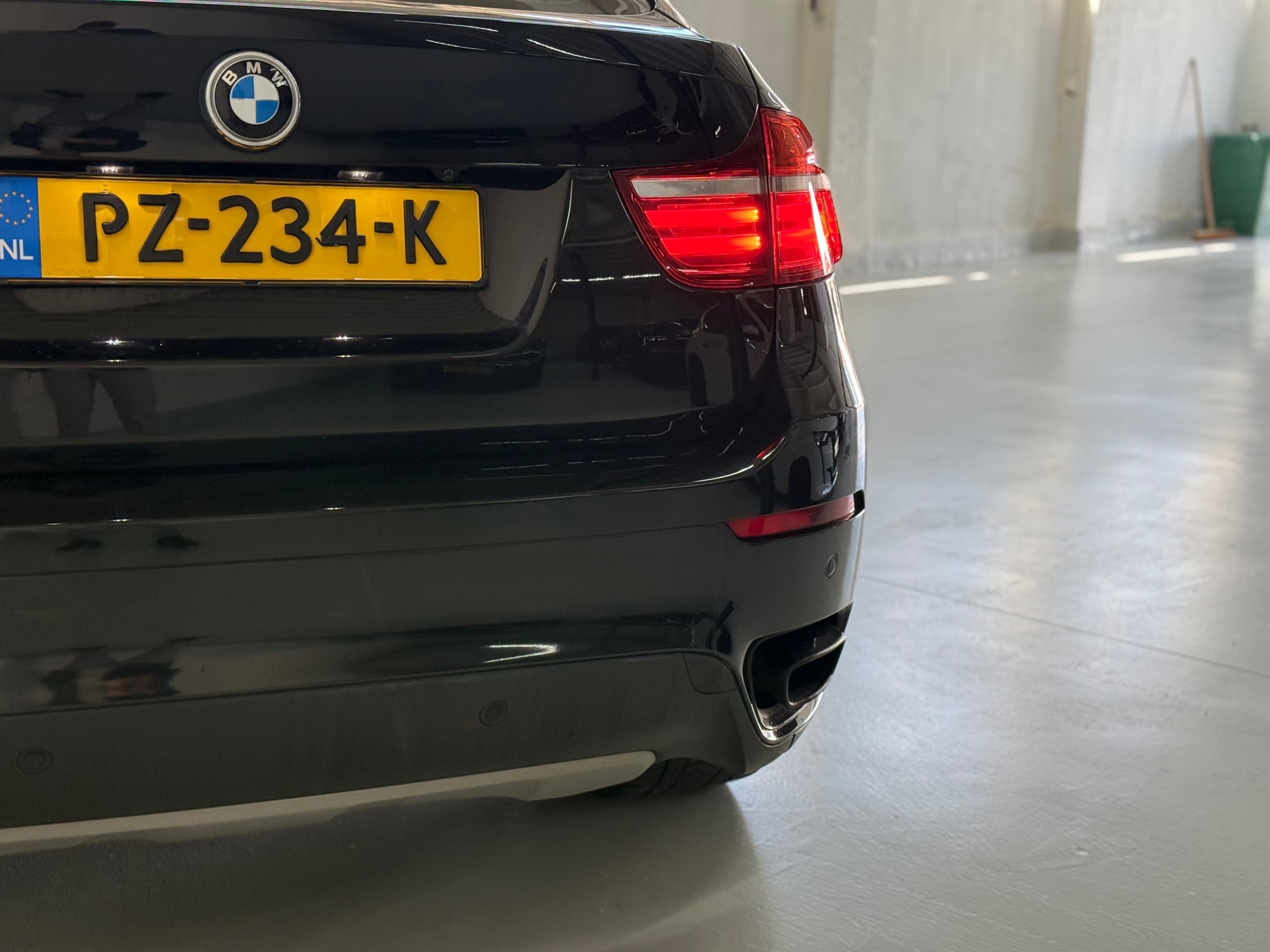 Foto van BMW X6 M50d