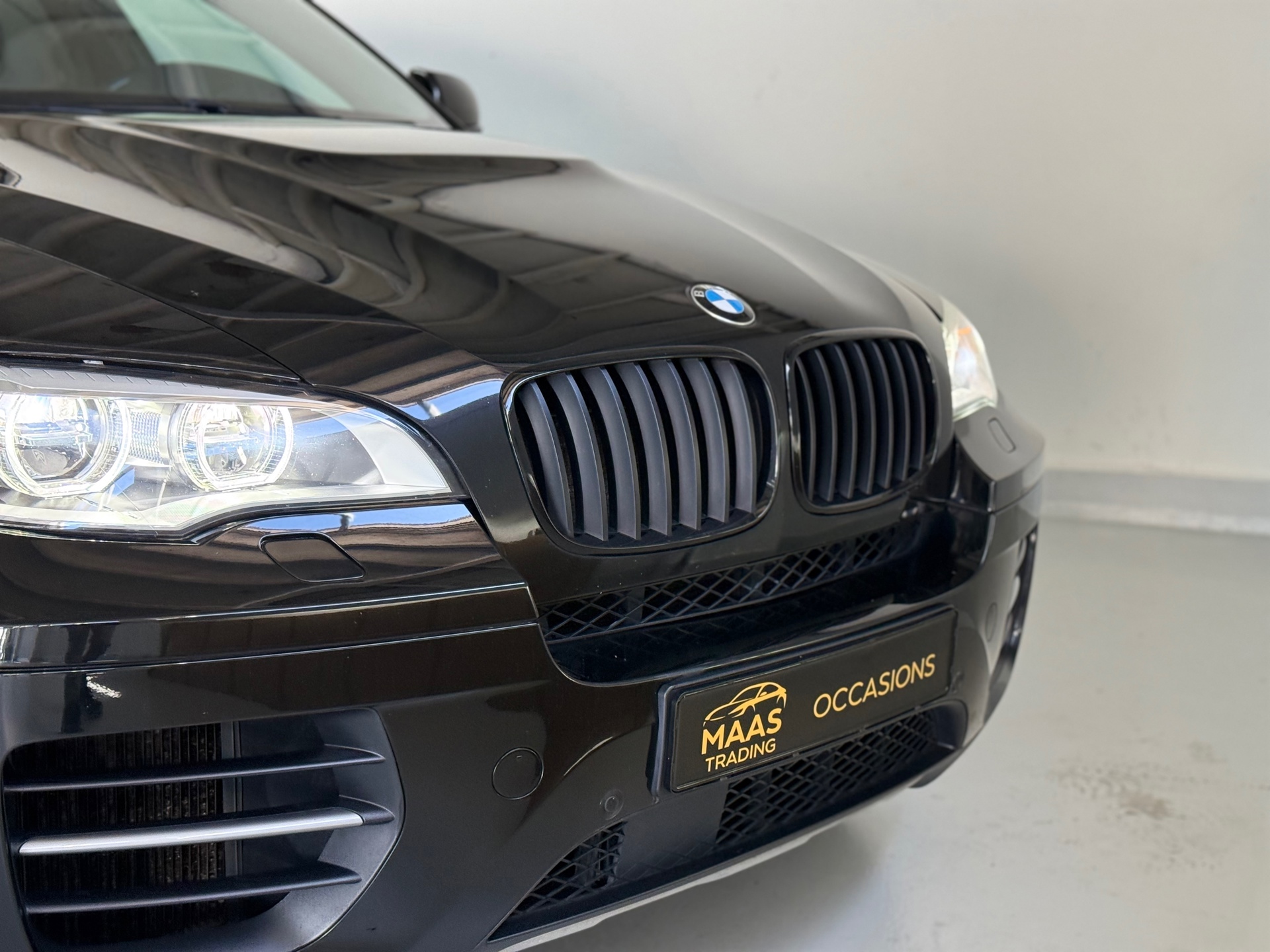Foto van BMW X6 M50d