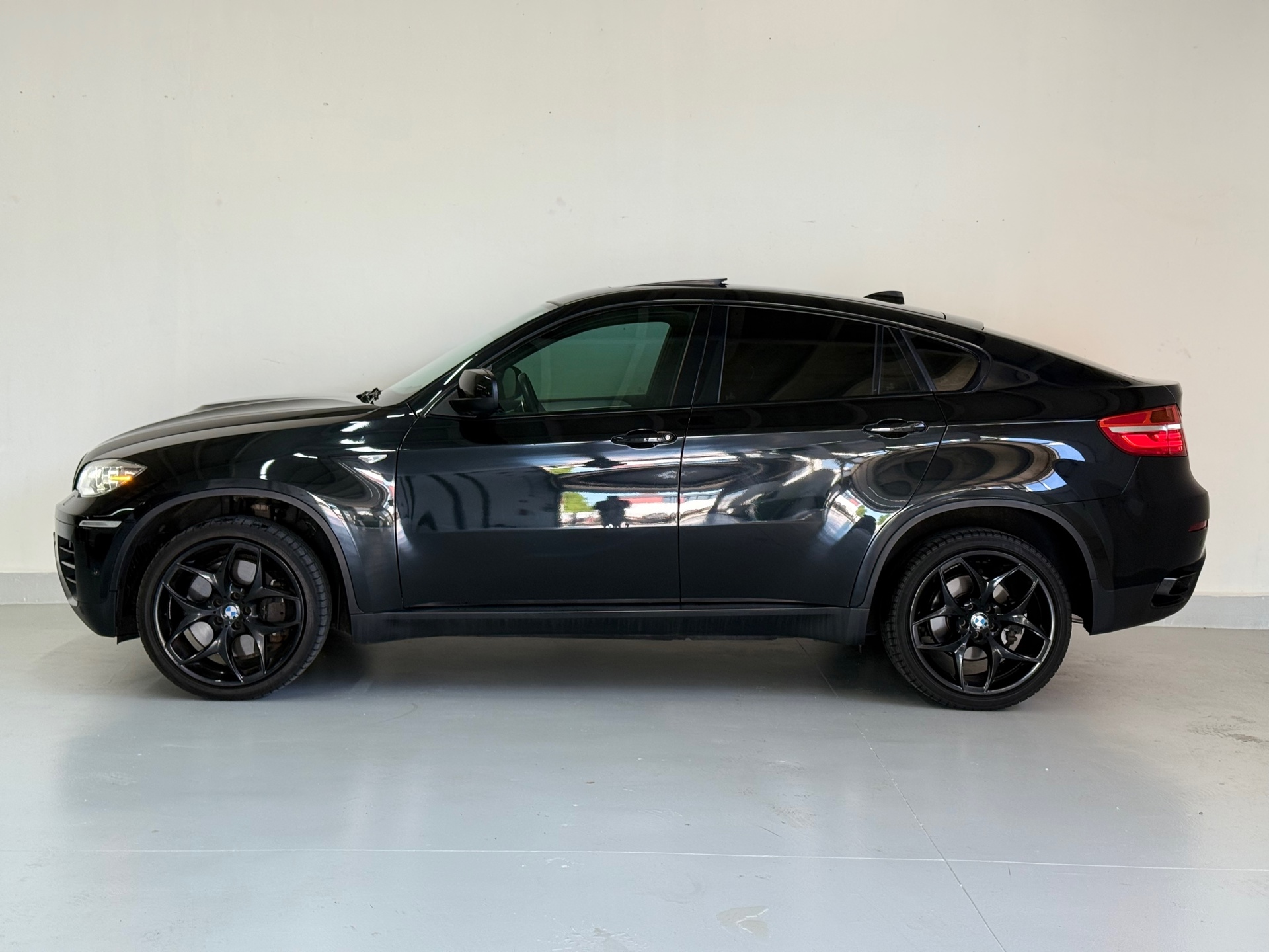 Foto van BMW X6 M50d