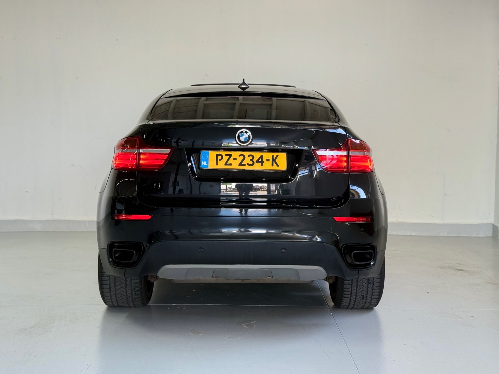 Foto van BMW X6 M50d
