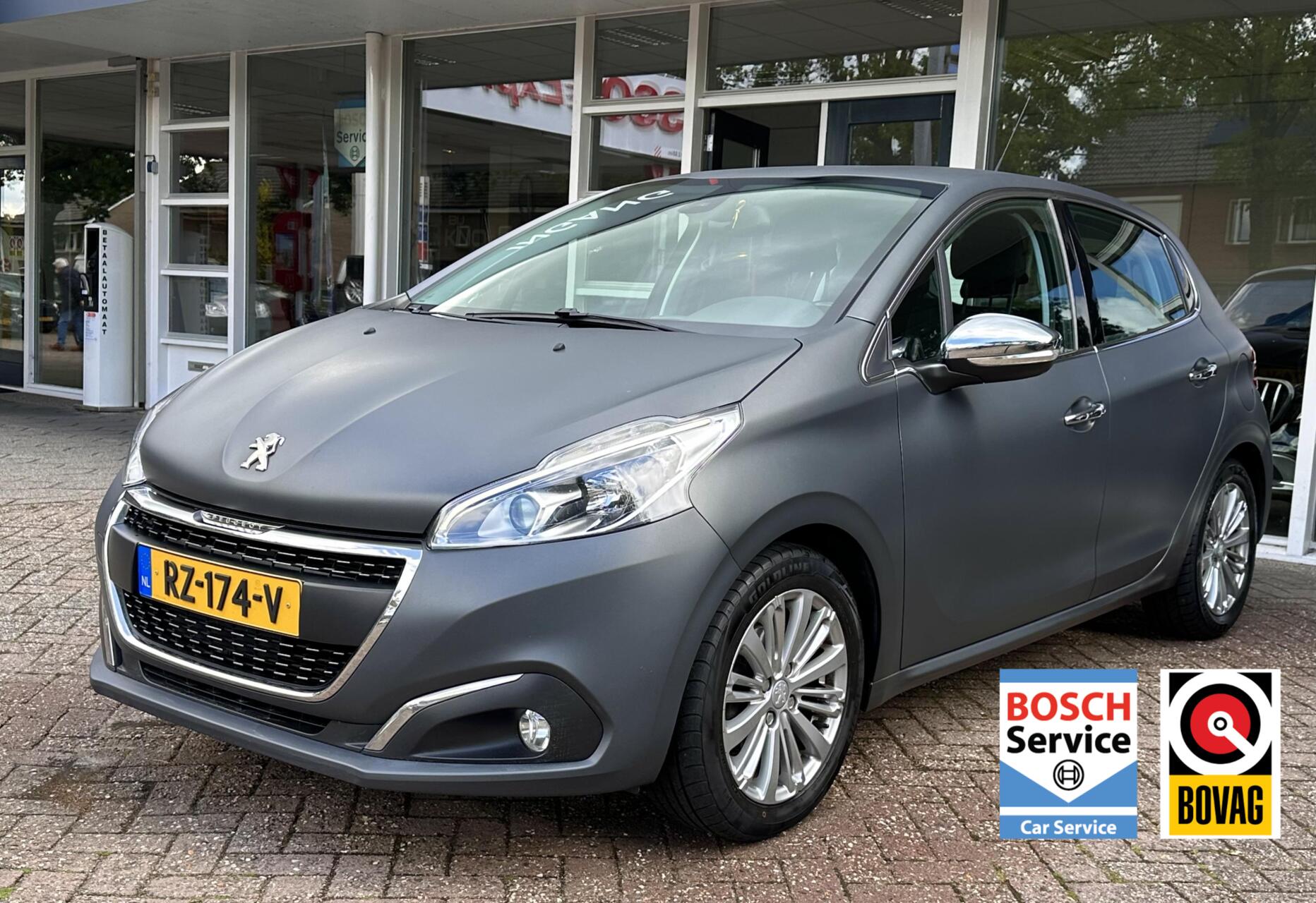 Peugeot 208 1.2 PureTech Allure Bluetooth, Pdc, LM.. 2018 - voorkant