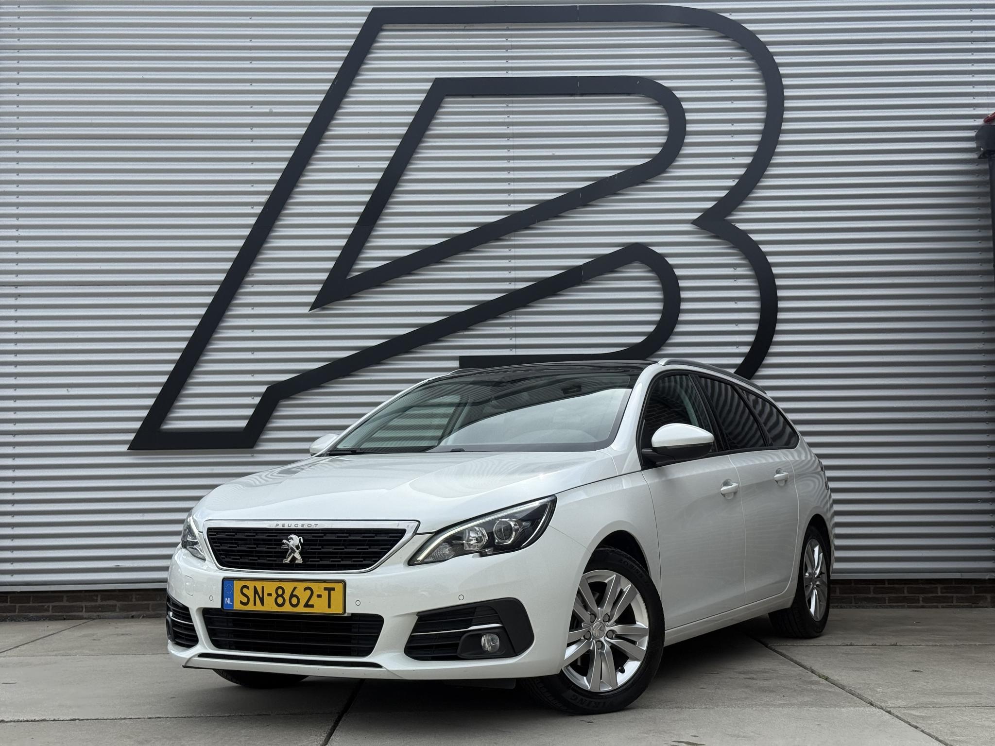 Peugeot 308 1.2 PureTech Blue Lease Executive 2018 - voorkant