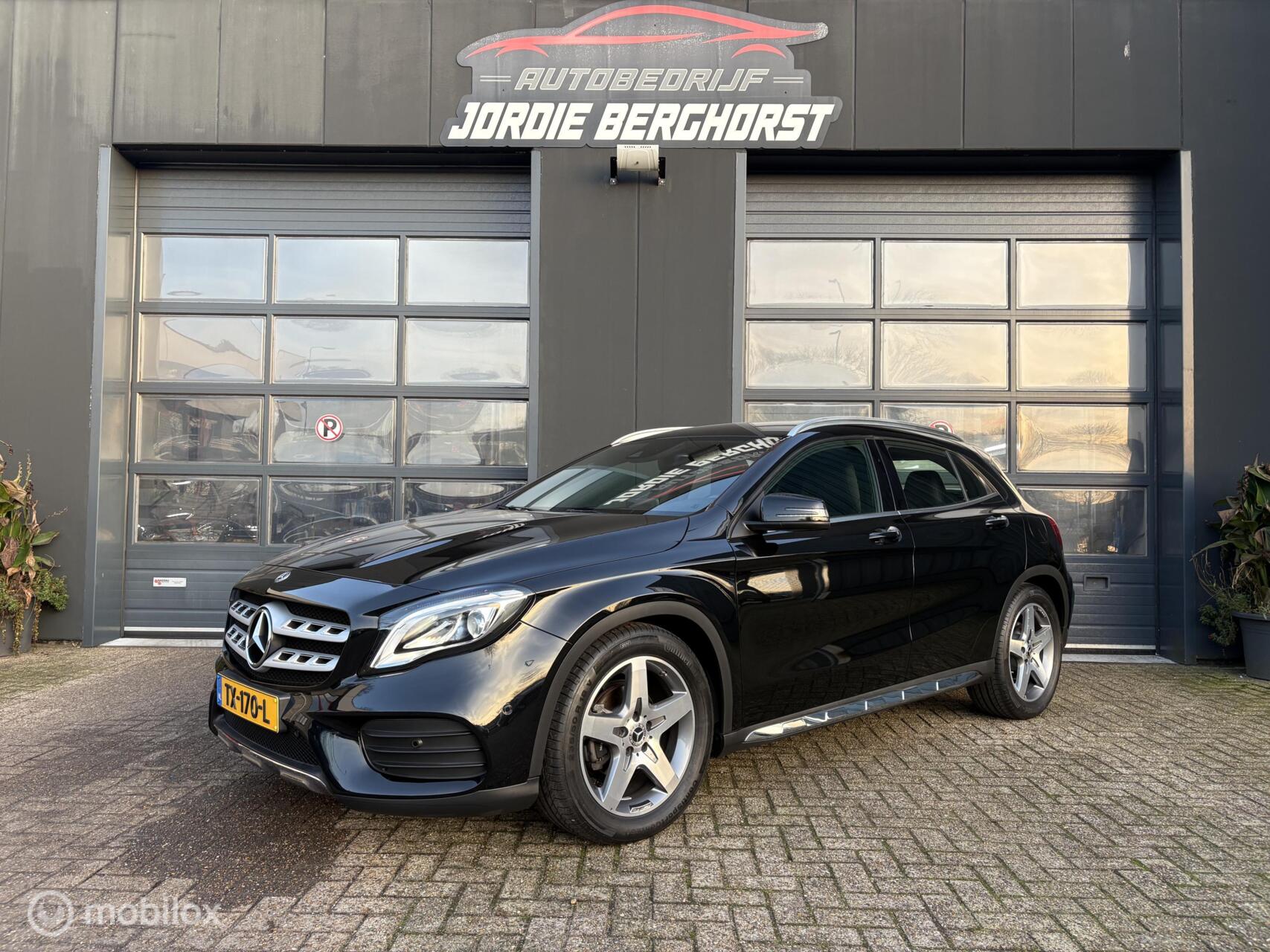 Mercedes-Benz Gla 180 Business Solution AMG 2018 - voorkant
