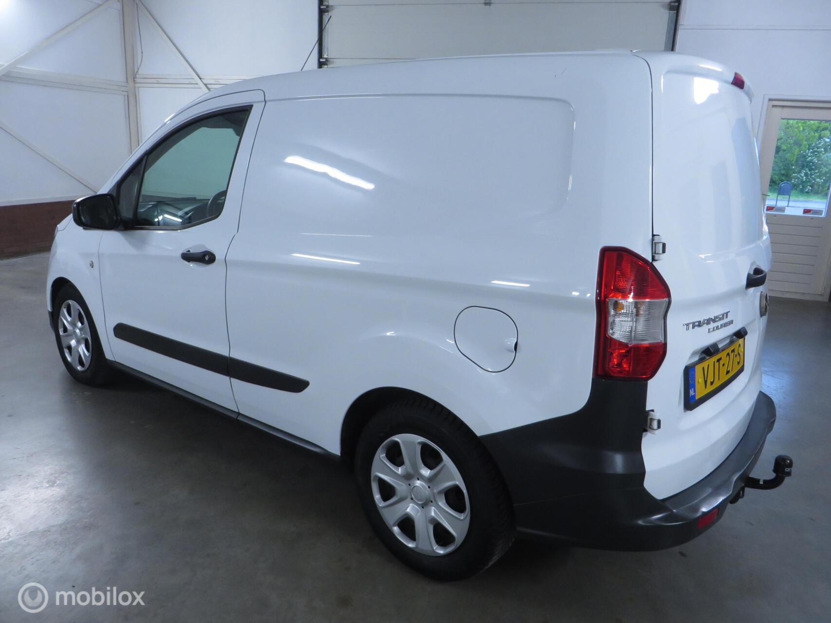 Foto van Ford Transit Courier