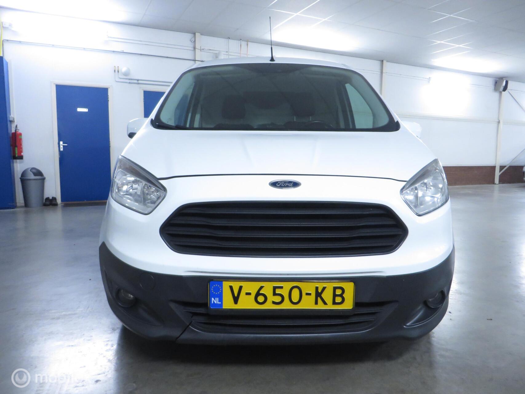Ford Transit Courier 1.5 TDCI Ambiente Start&Stop  2021 2021 - voorkant