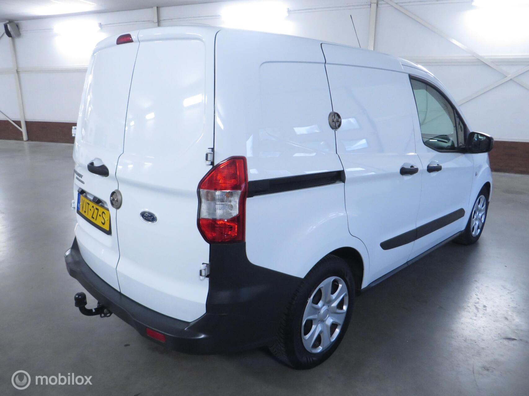 Foto van Ford Transit Courier