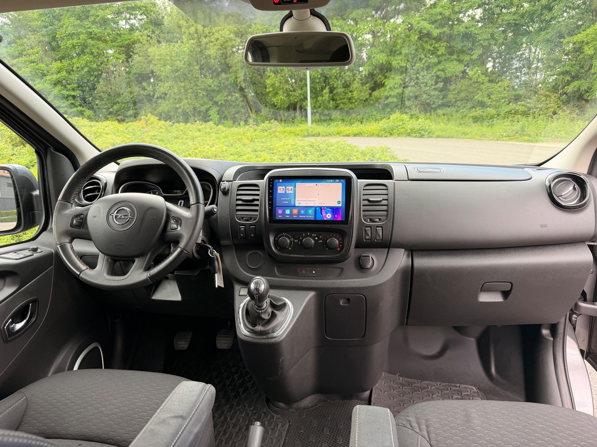 Foto van Opel Vivaro-b