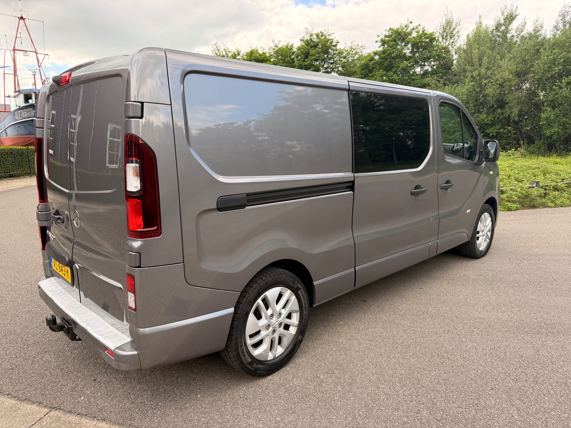 Foto van Opel Vivaro-b