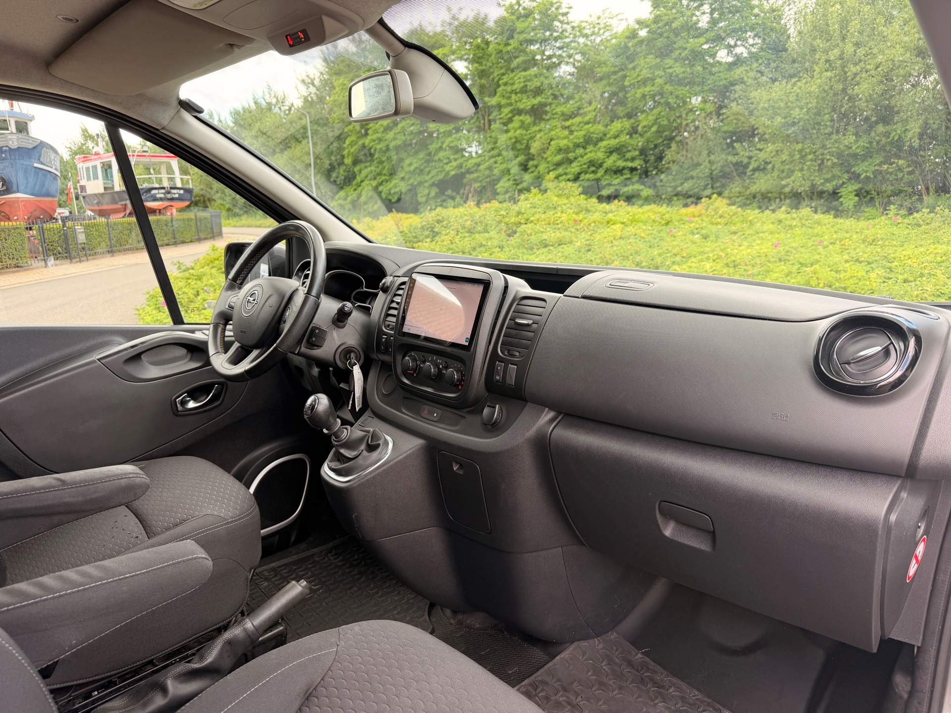 Foto van Opel Vivaro-b
