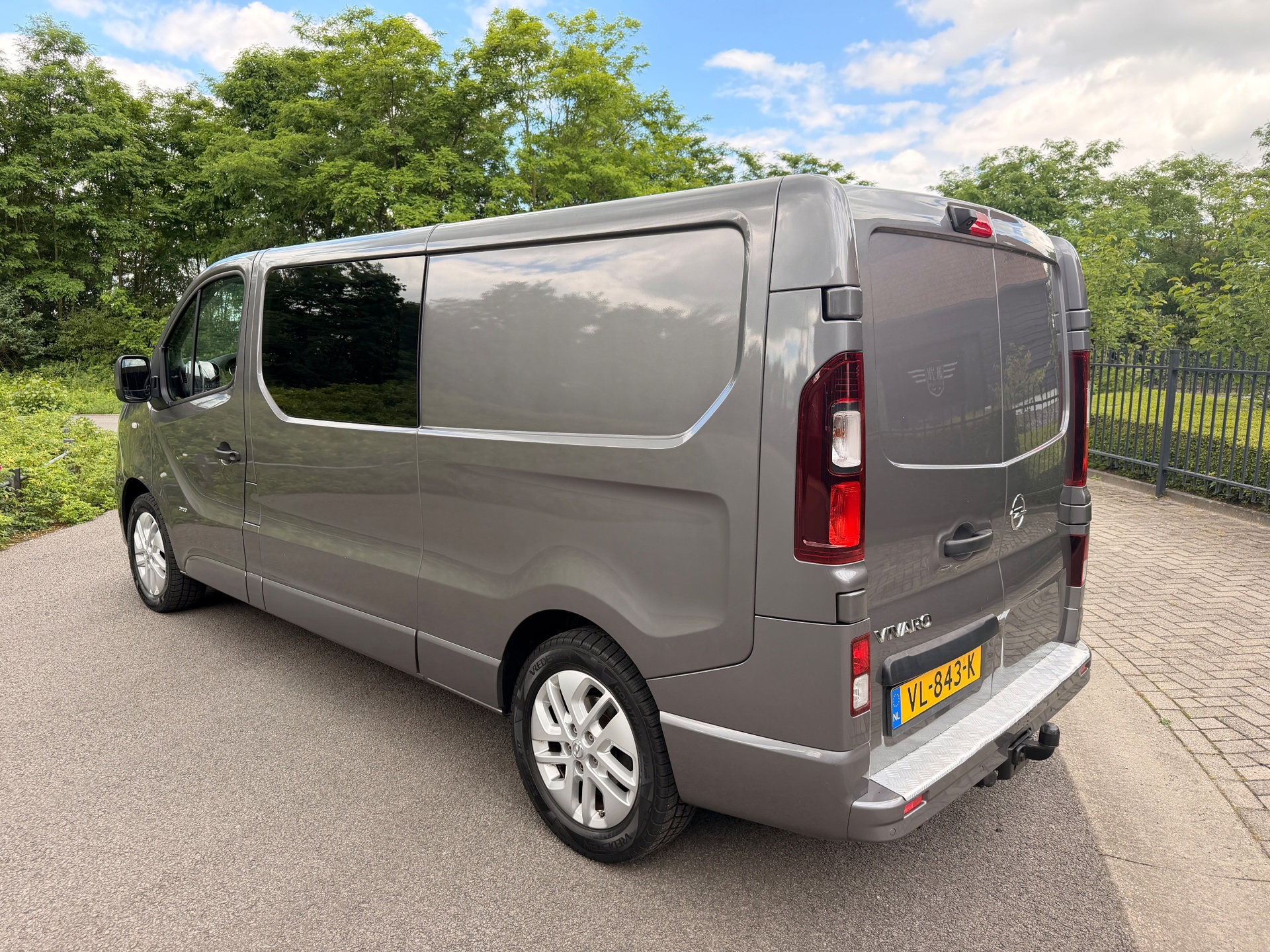 Foto van Opel Vivaro-b