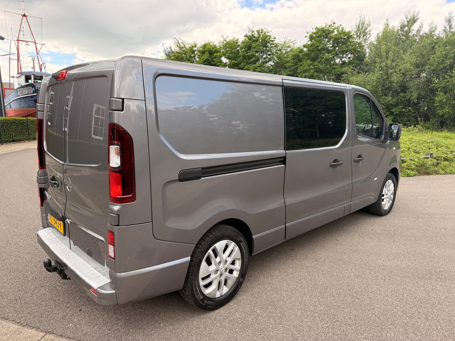 Foto van Opel Vivaro-b