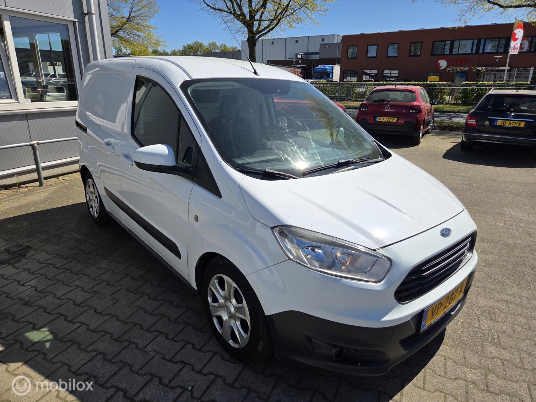 Foto van Ford Transit Courier