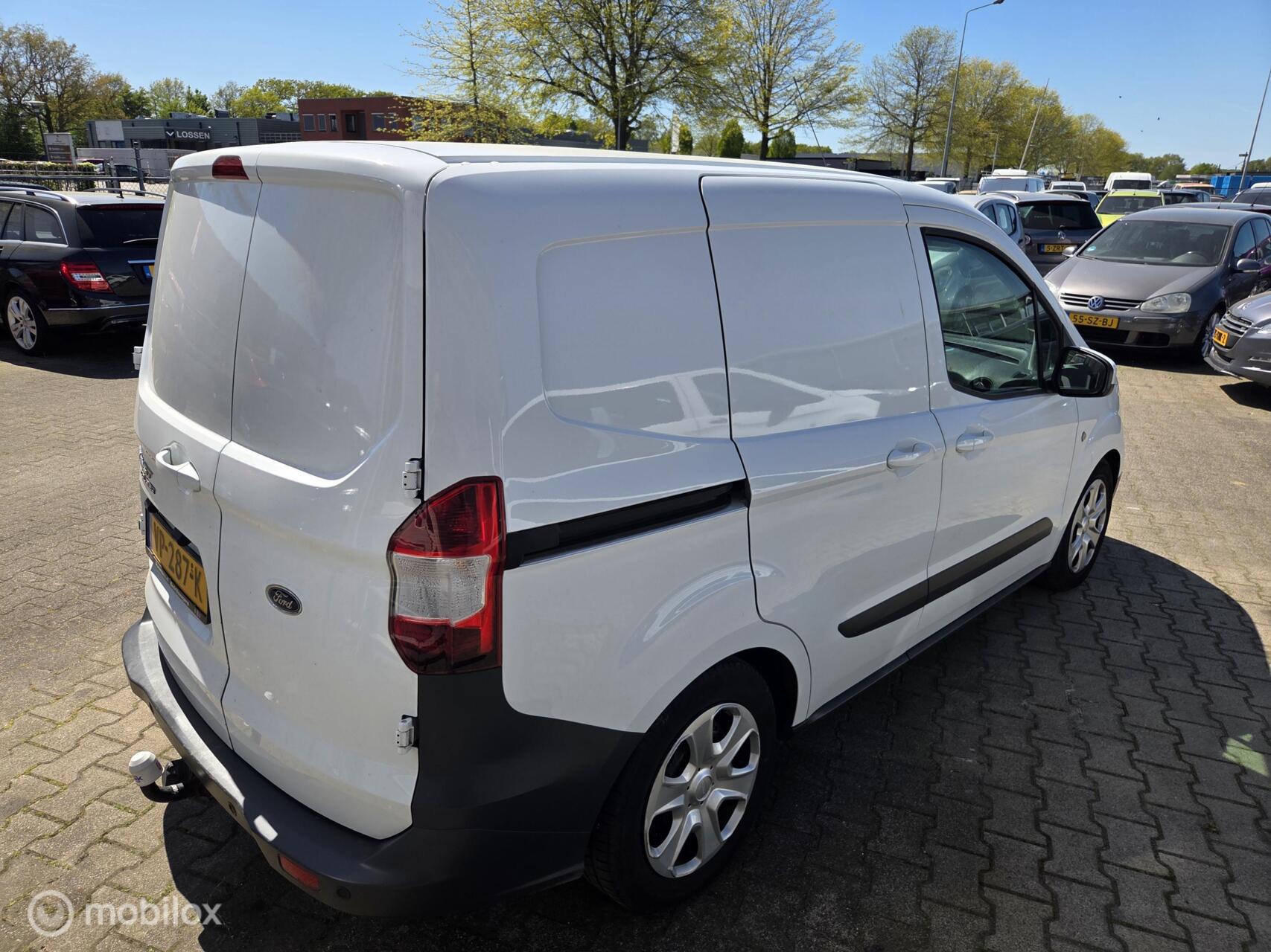 Foto van Ford Transit Courier