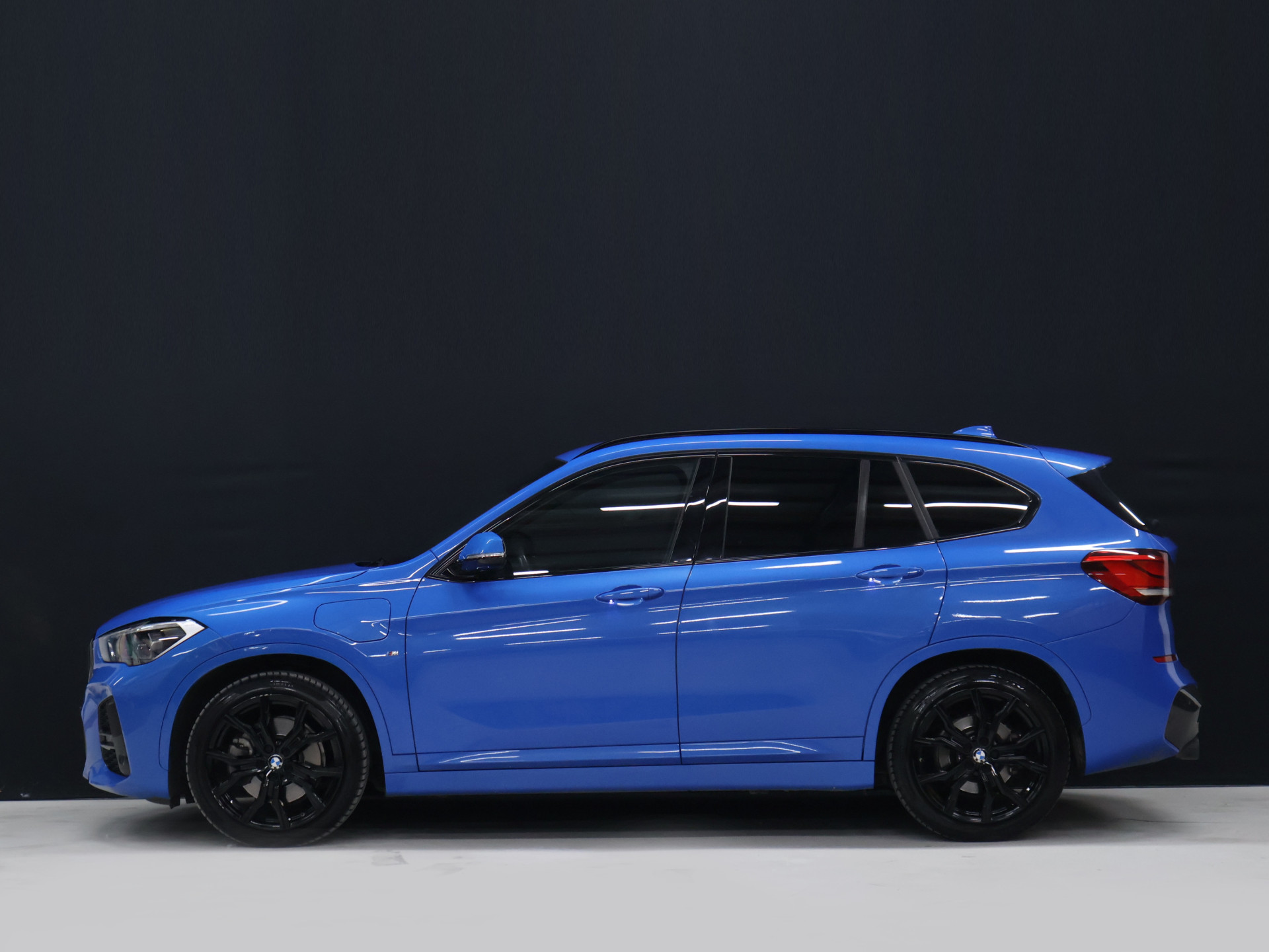 Foto van BMW X1 Xdrive25e