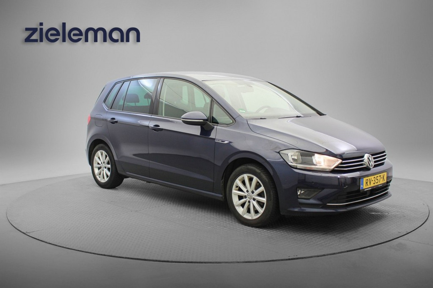 Volkswagen Golf Sportsvan 1.6 TDI Business Edition Connected - Navi, Clima, Stoelverw. Trekhaak 2015 - voorkant
