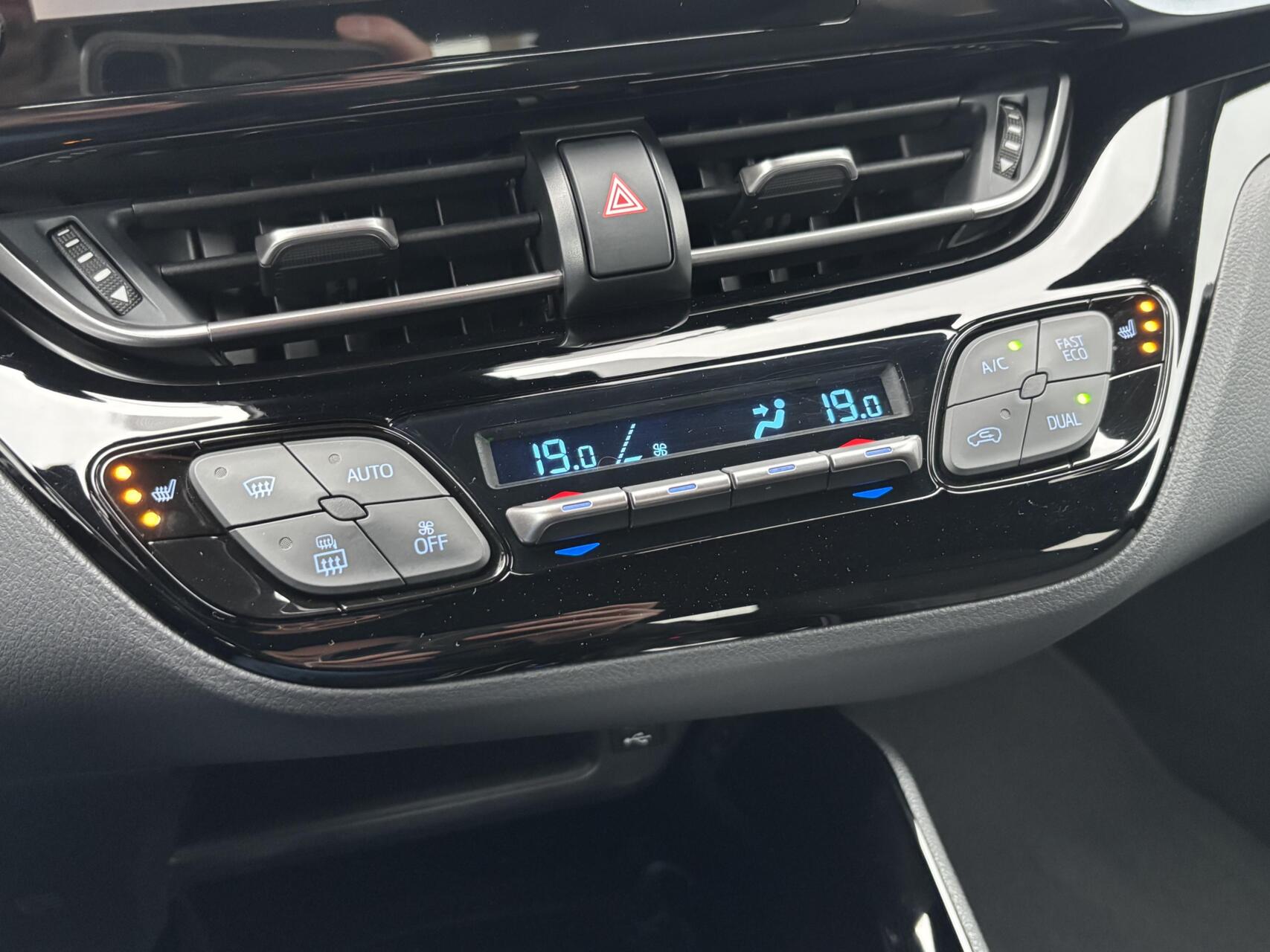 Foto van Toyota Toyota C-hr