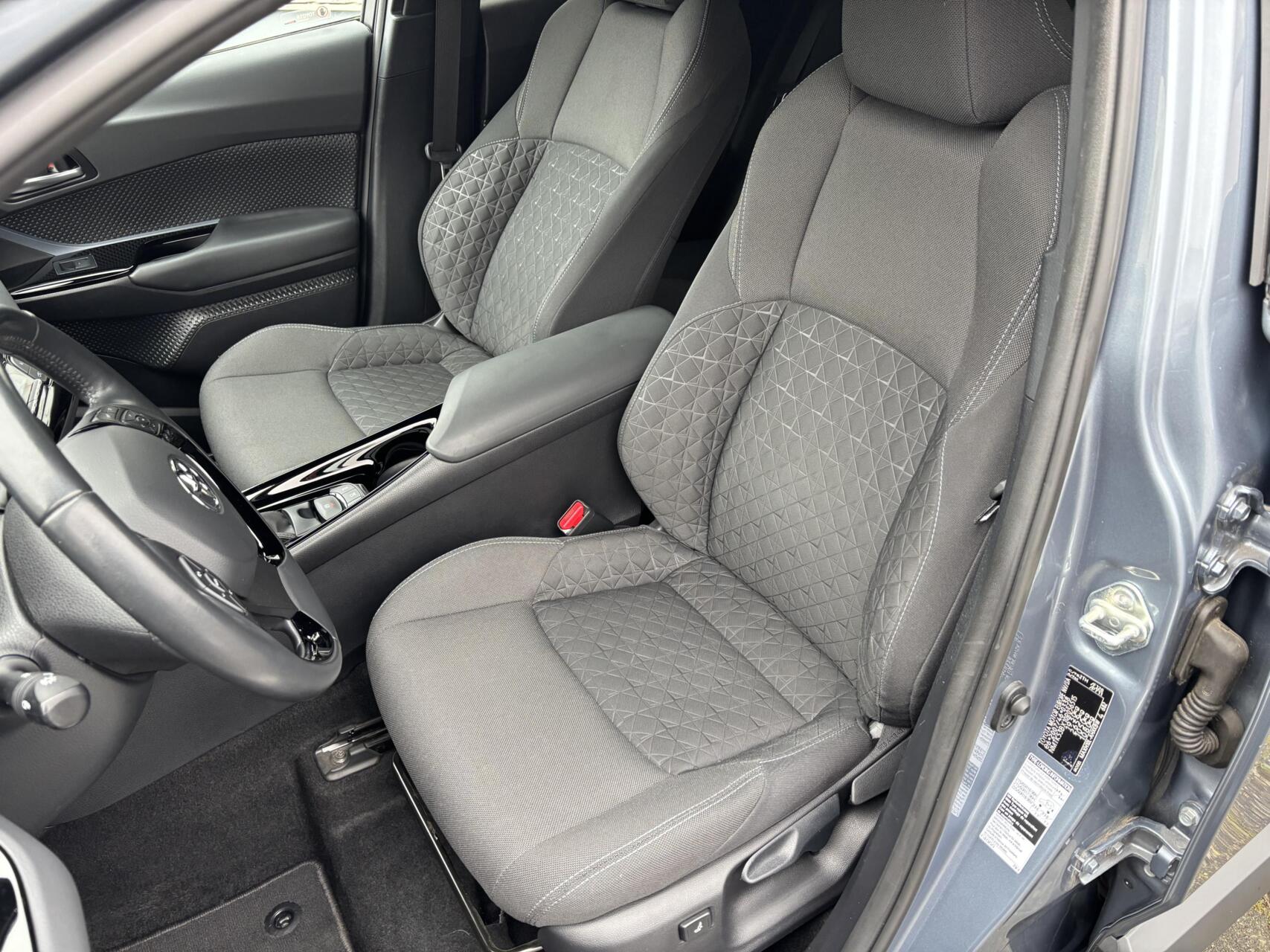 Foto van Toyota Toyota C-hr