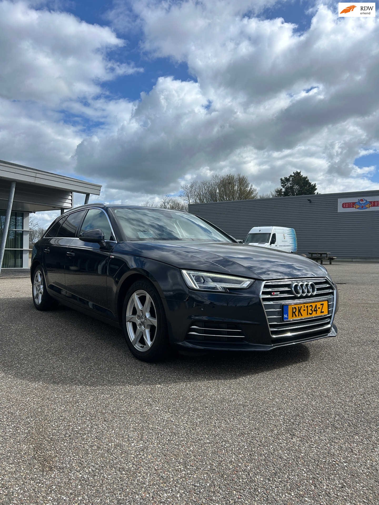 Audi A4 Avant 2.0 TDI ultra Sport S-Line | 150 PK | 2018 - voorkant