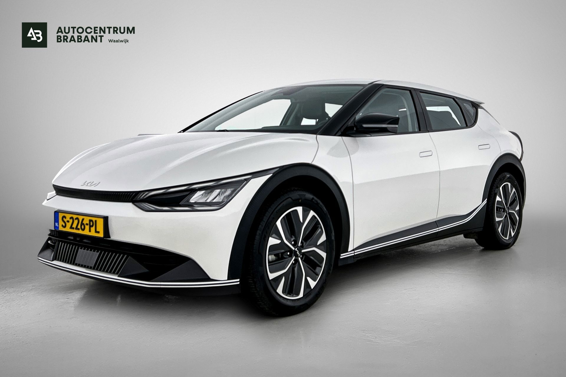 Kia Ev6 Plus 77.4 kWh(Goed OnderH, 99% SoH, Trekhaak, Camera, Lane Assist, Navi, Etc) 2021 - voorkant