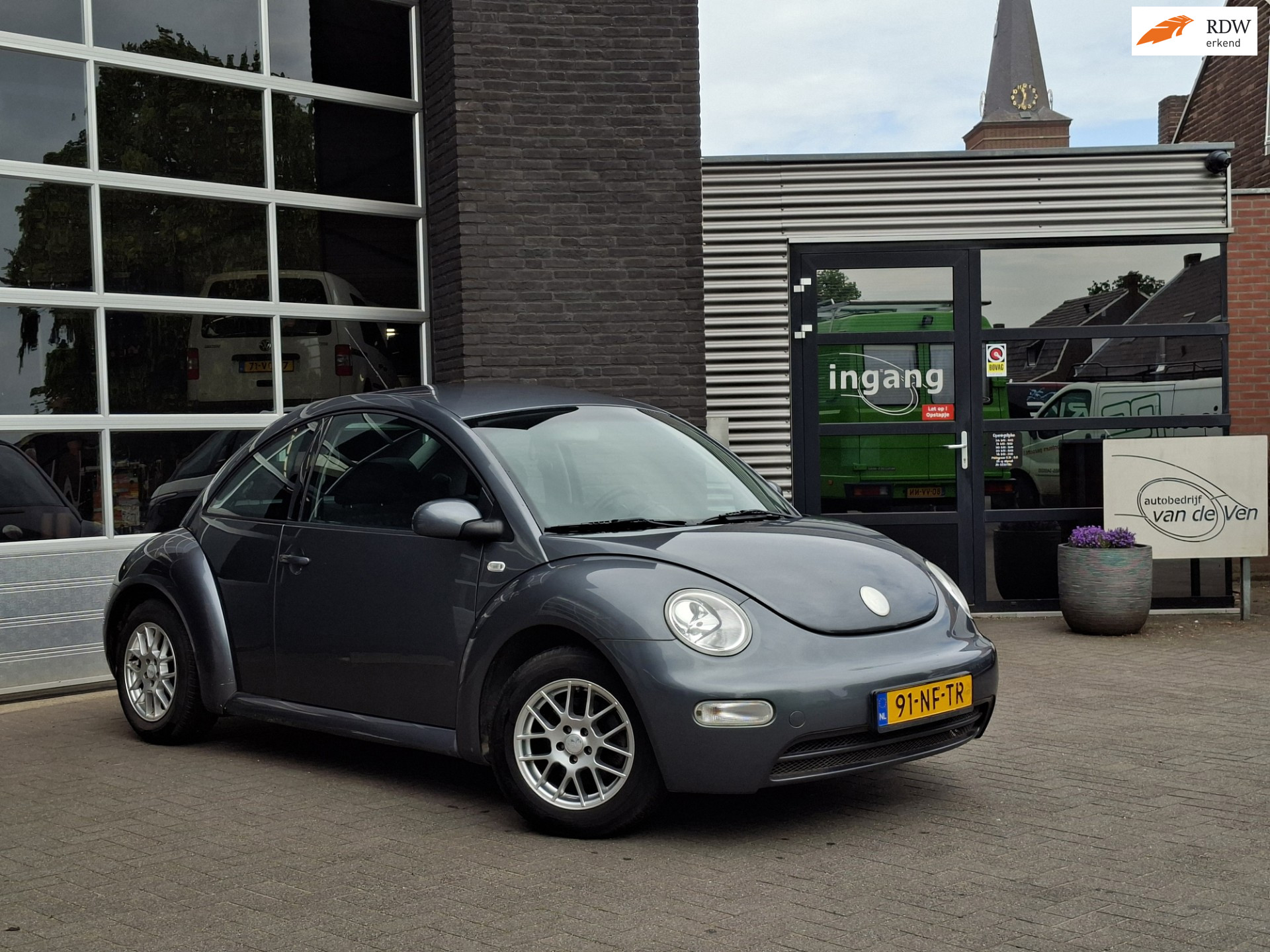 Foto van VOLKSWAGEN NEW BEETLE
